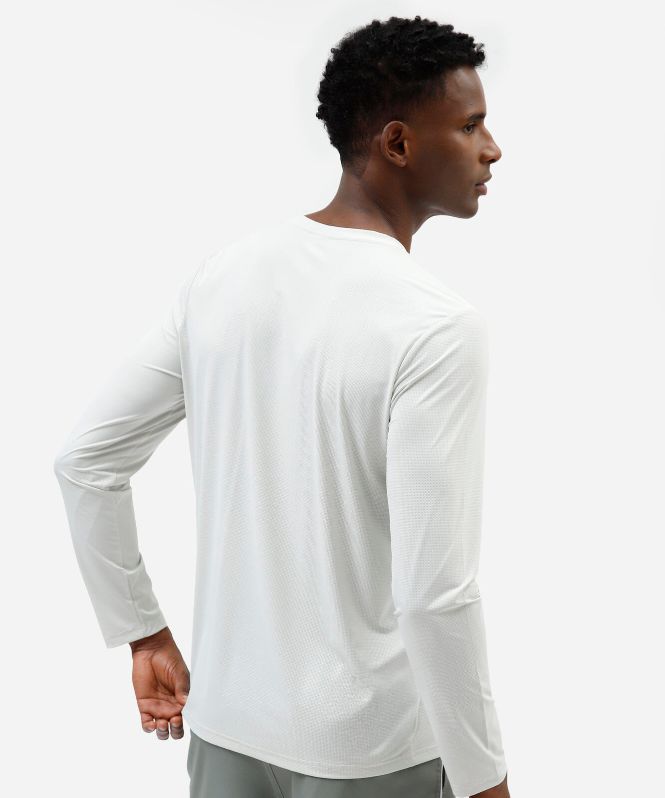 camiseta masculina esportiva manga longa cinza
