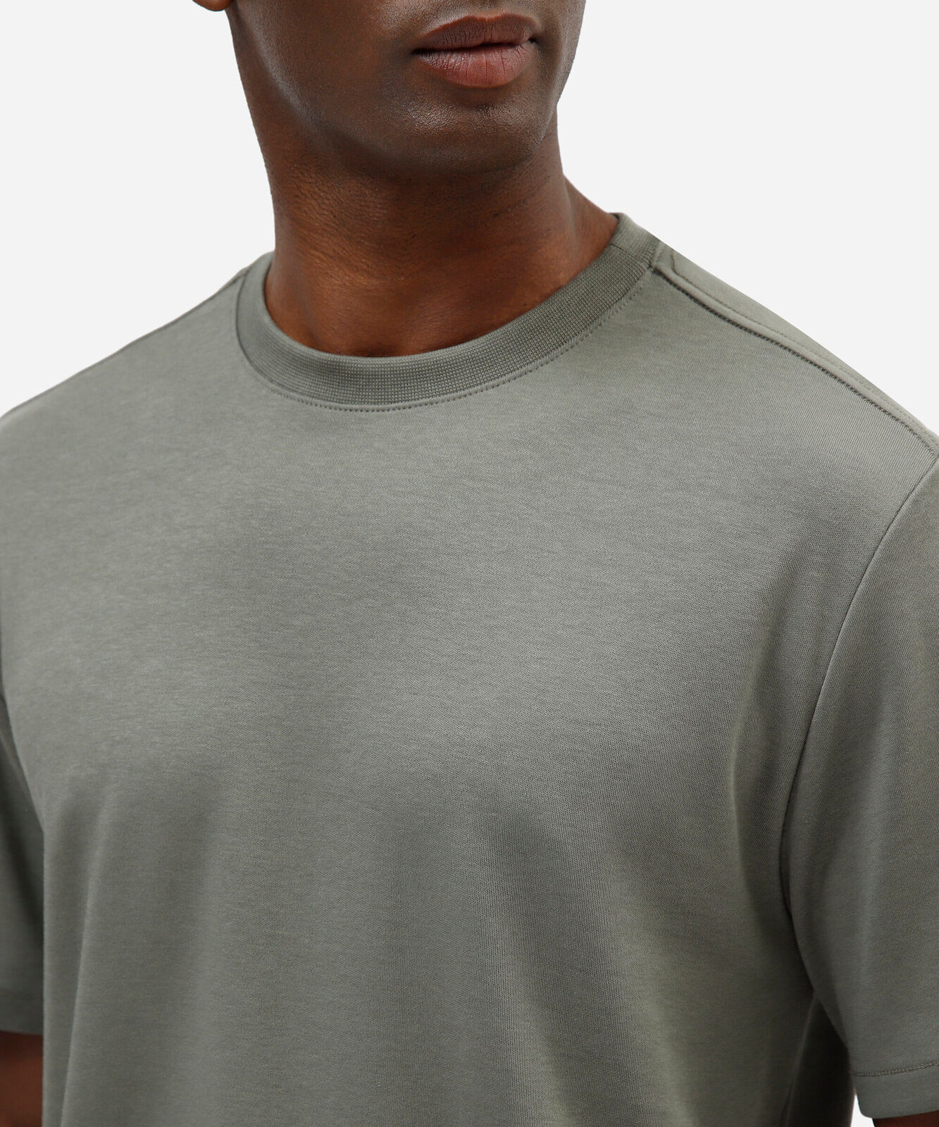 camiseta masculina comfort de malha interlock lisa verde
