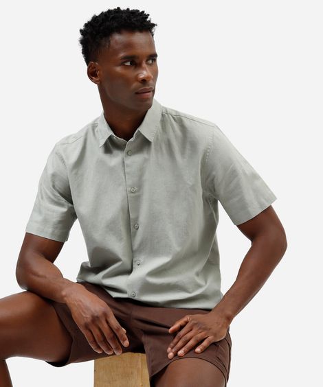 camisa comfort masculina com linho manga curta verde