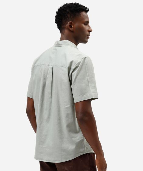 camisa comfort masculina com linho manga curta verde