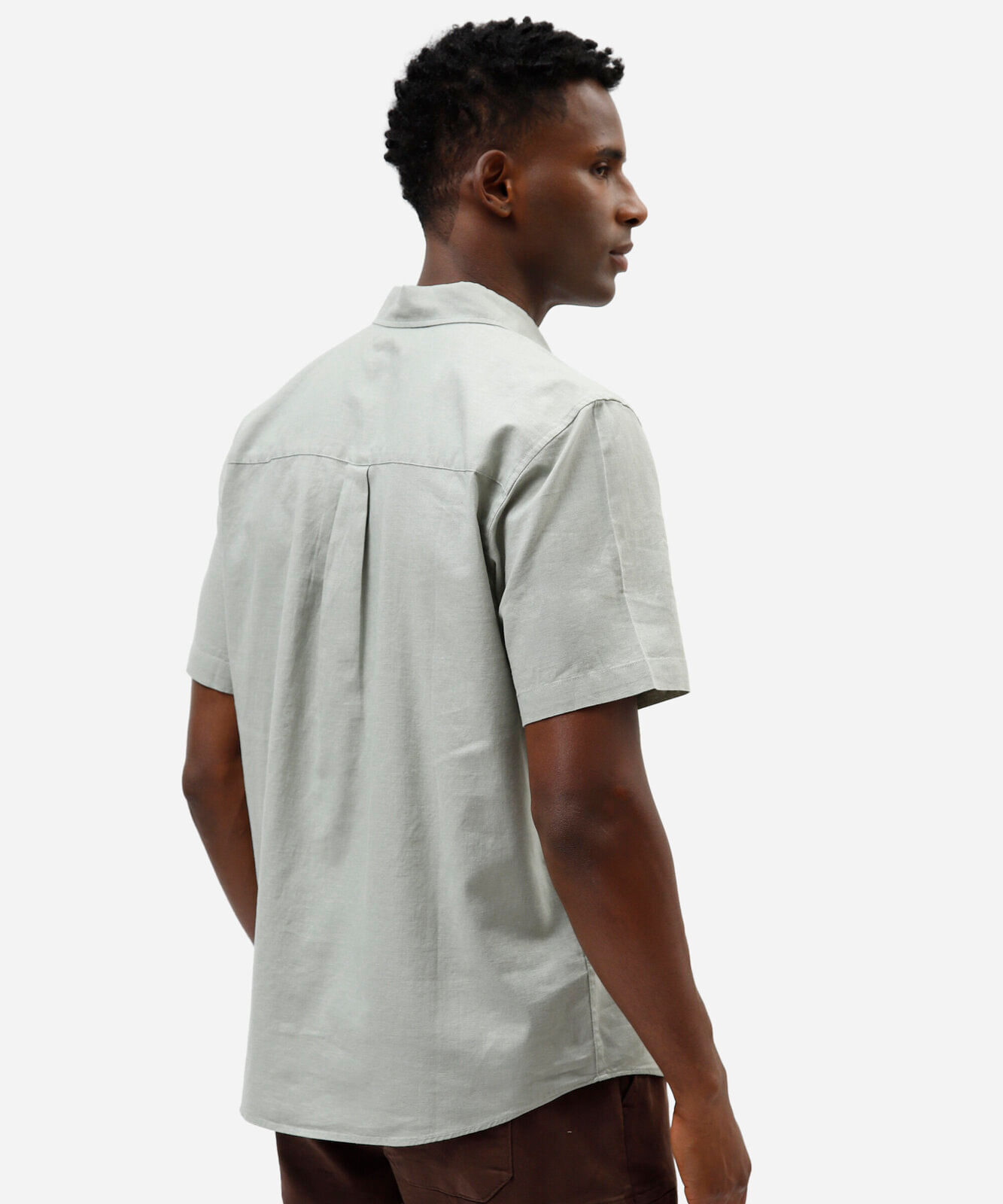 camisa comfort masculina com linho manga curta verde