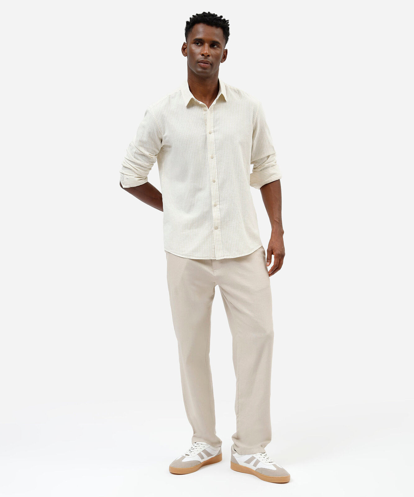 camisa masculina com linho manga longa listrada bege