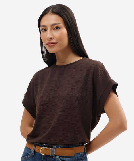 blusa feminina texturizada manga curta marrom