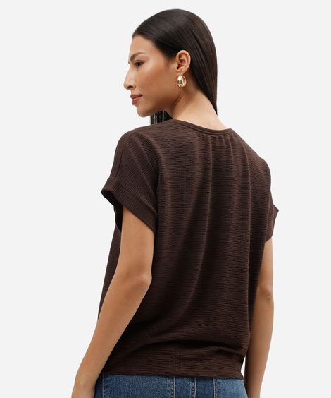 blusa feminina texturizada manga curta marrom