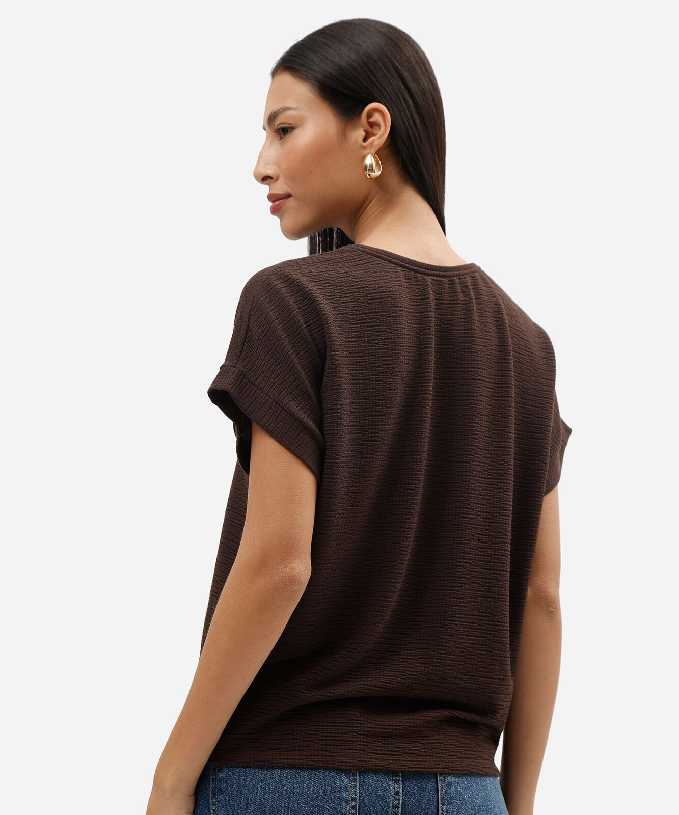 blusa feminina texturizada manga curta marrom