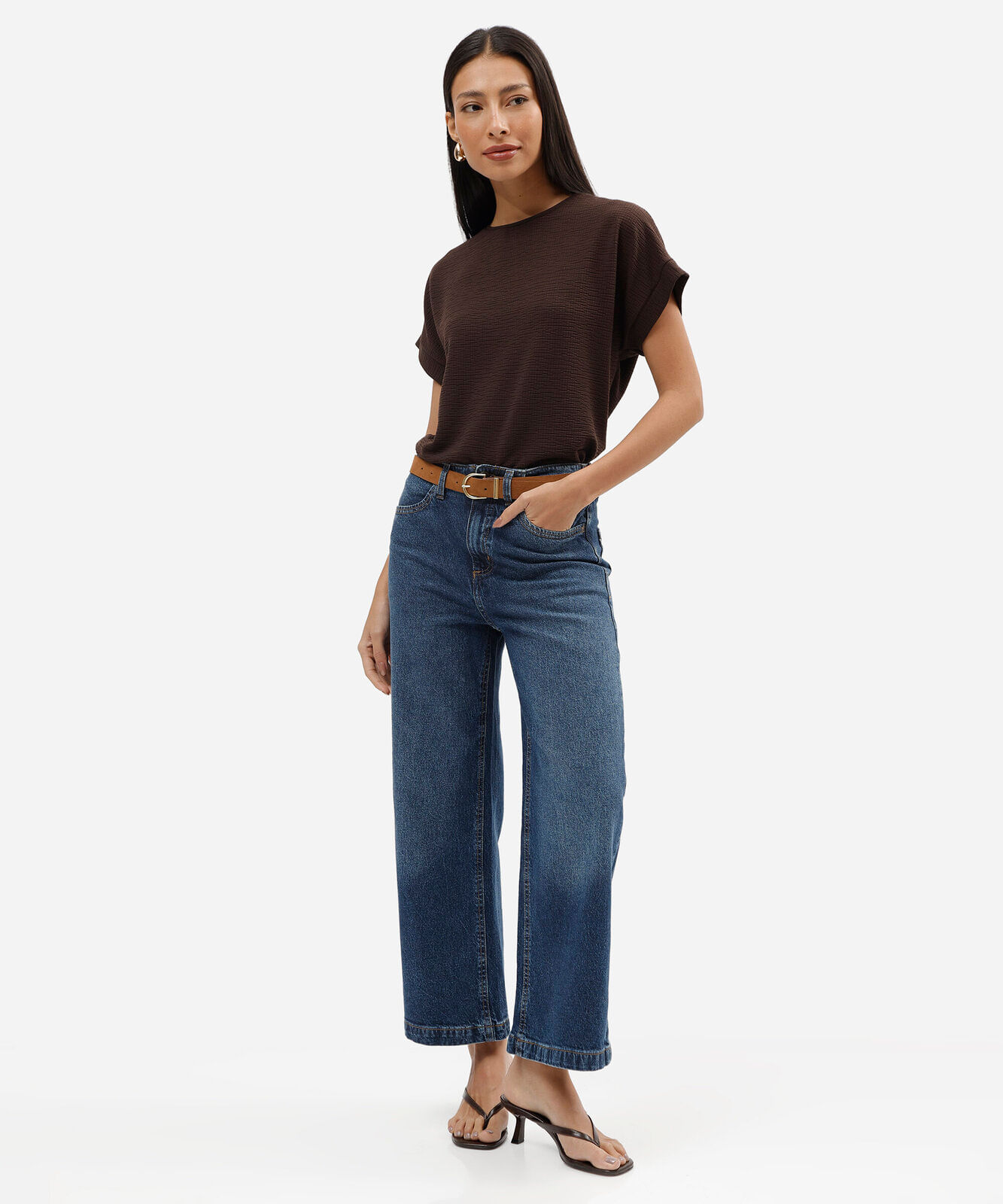 blusa feminina texturizada manga curta marrom