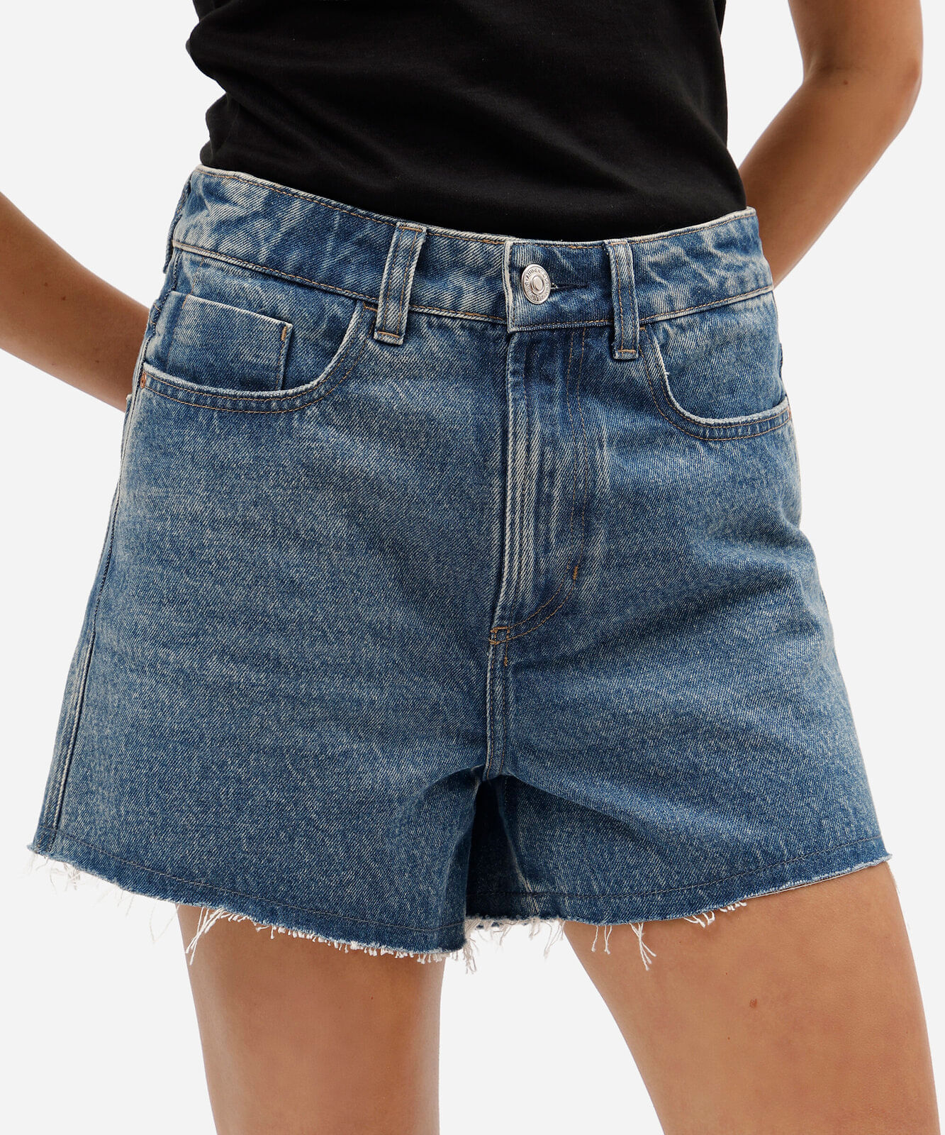 short jeans reto cintura média azul