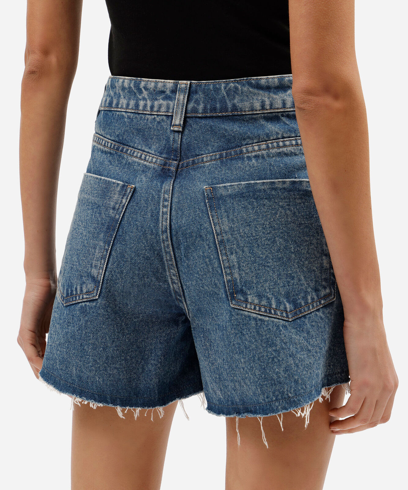 short jeans reto cintura média azul