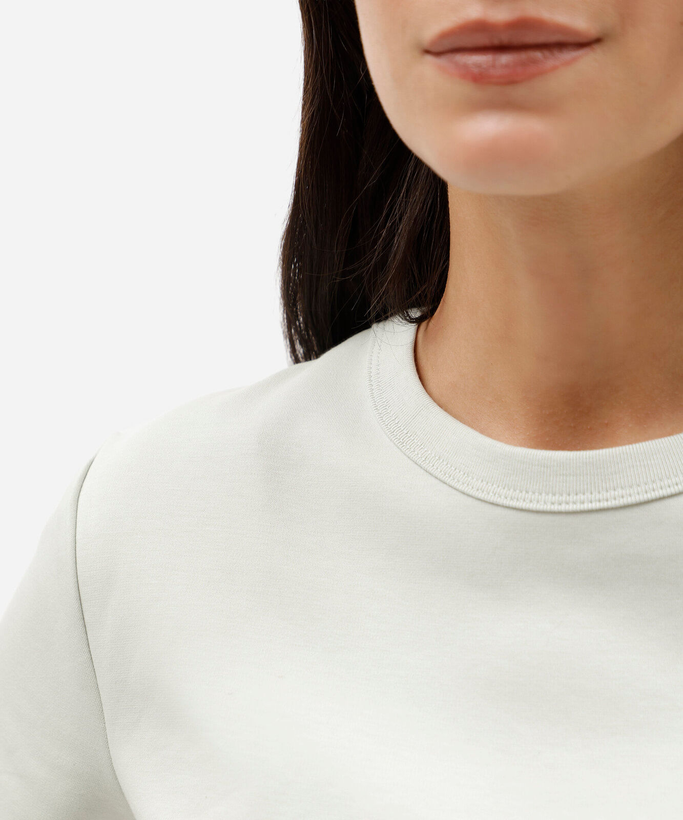 camiseta feminina de manga curta em malha ponto roma verde
