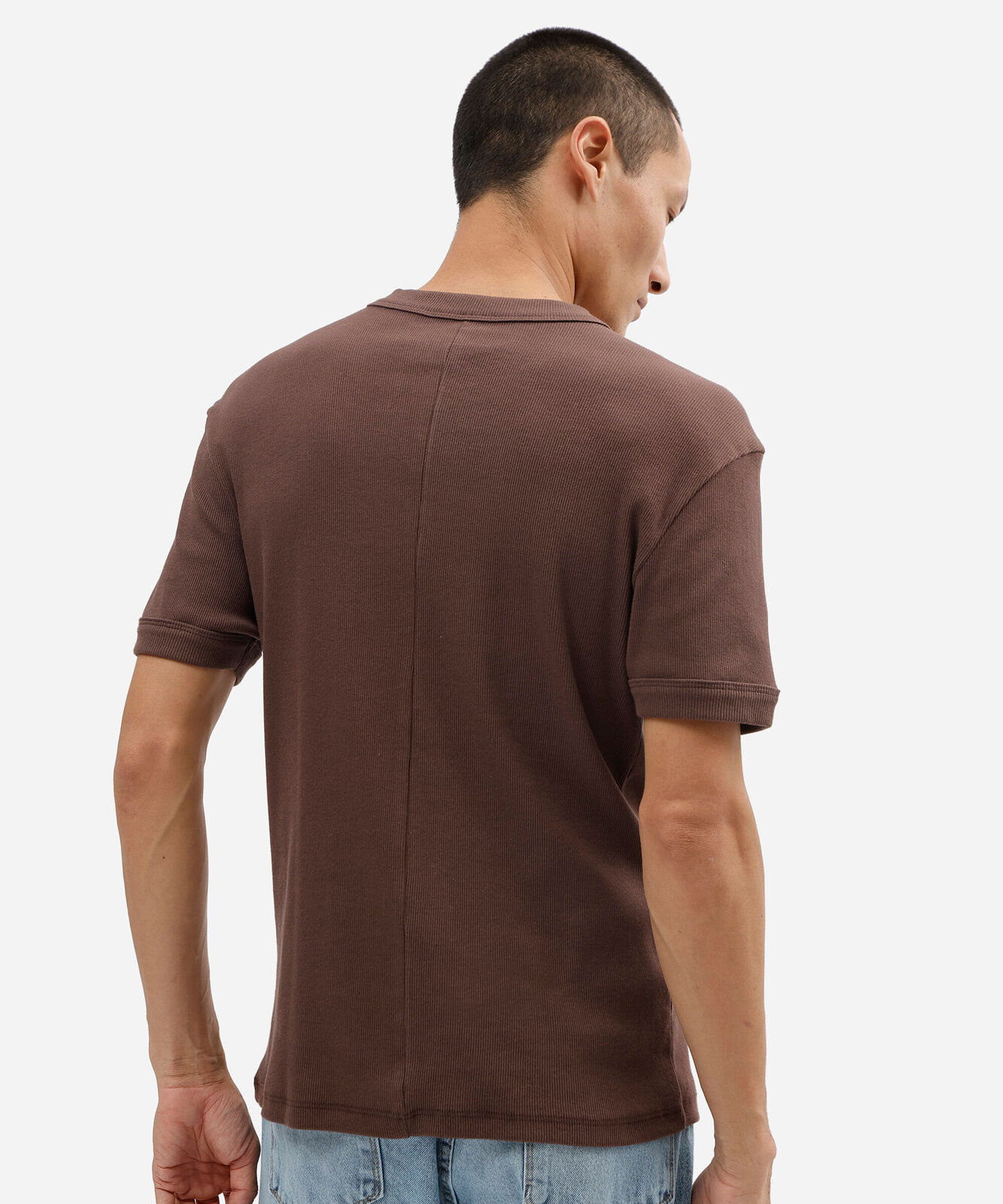 camiseta slim fit masculina de algodão manga curta canelada marrom