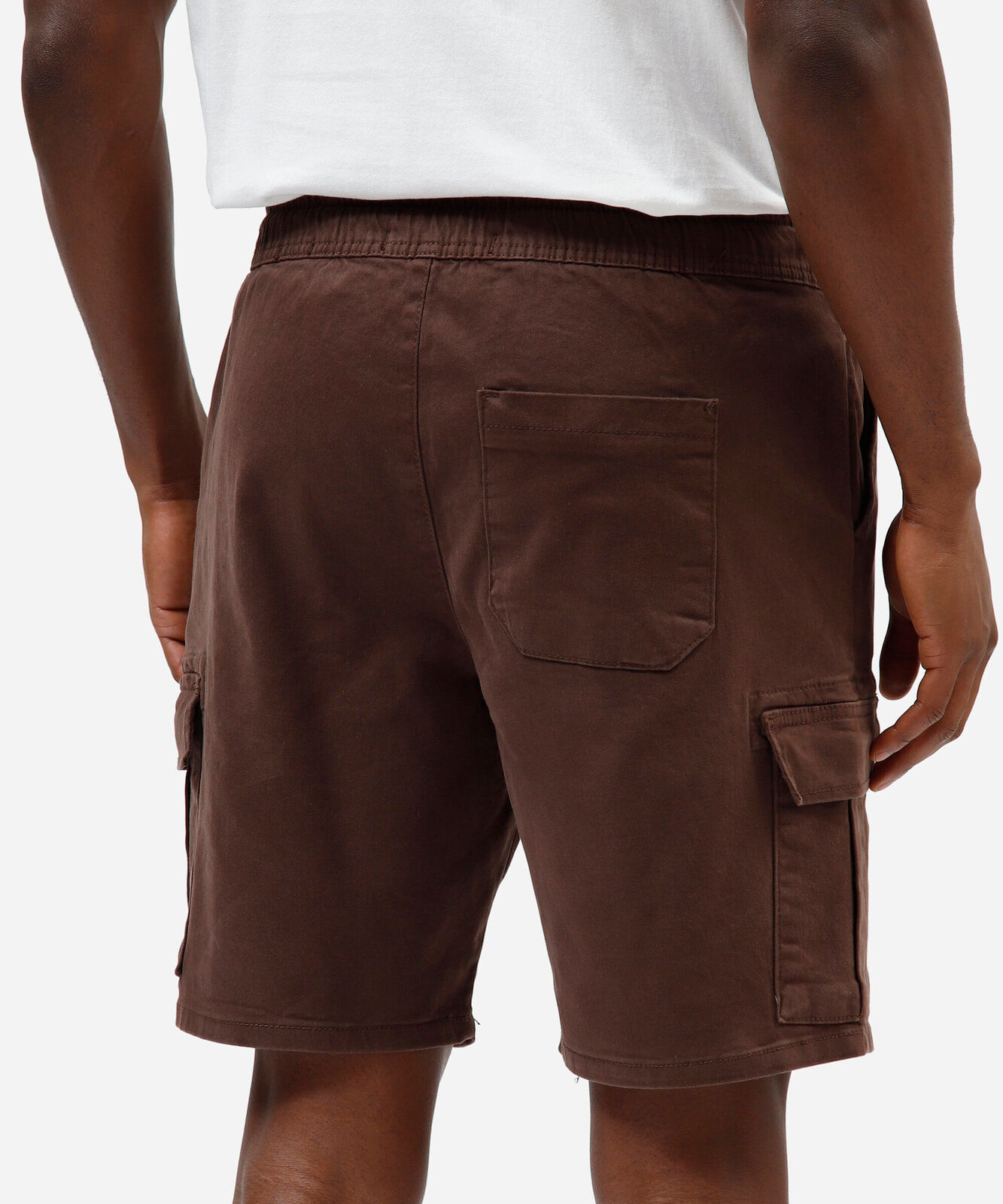 bermuda cargo masculina de sarja cós elástico marrom