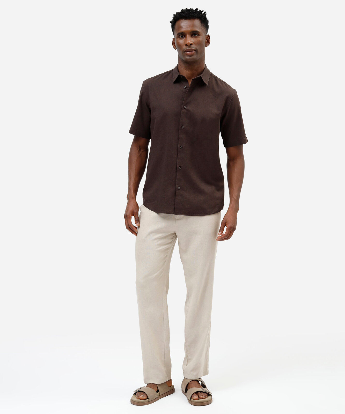 camisa comfort masculina com linho manga curta marrom