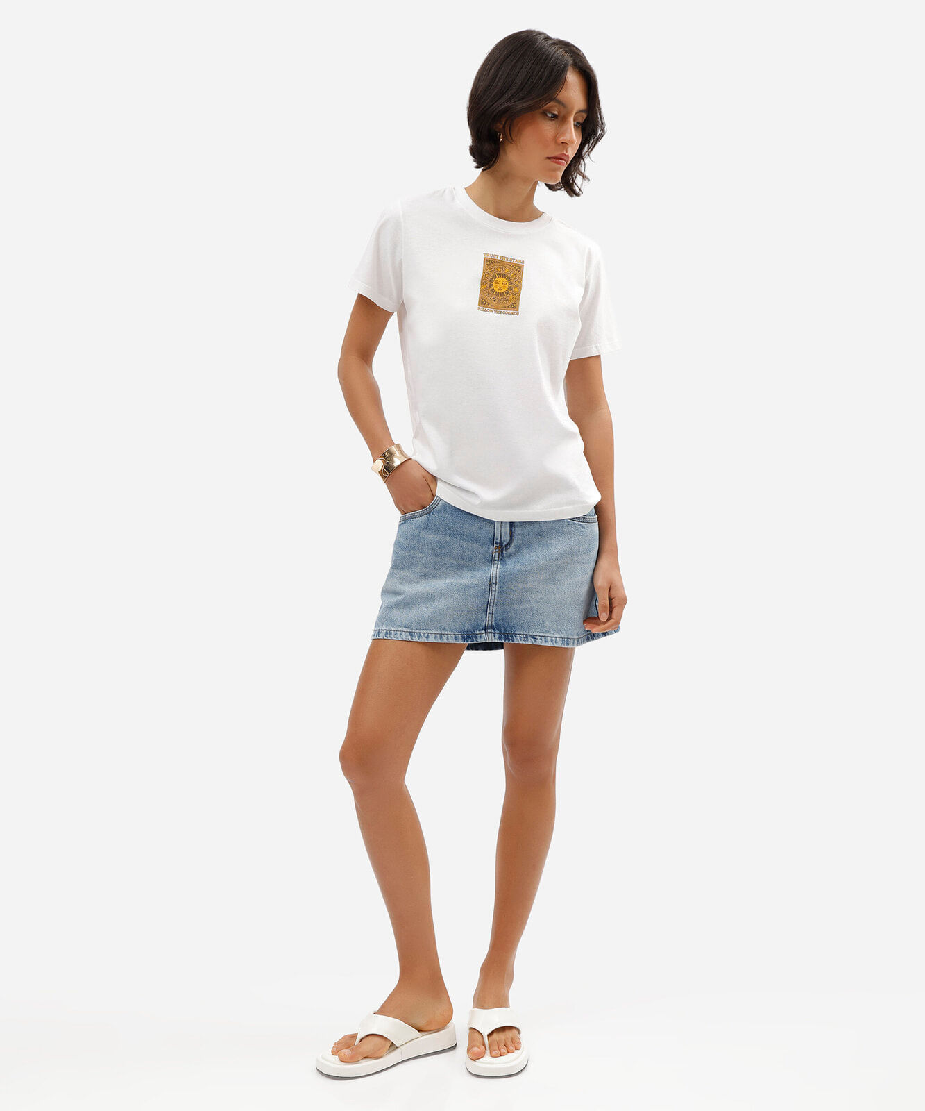 camiseta feminina de algodão manga curta estampada off white