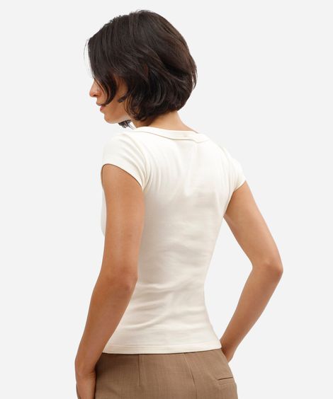 blusa feminina decote canoa manga curta bege