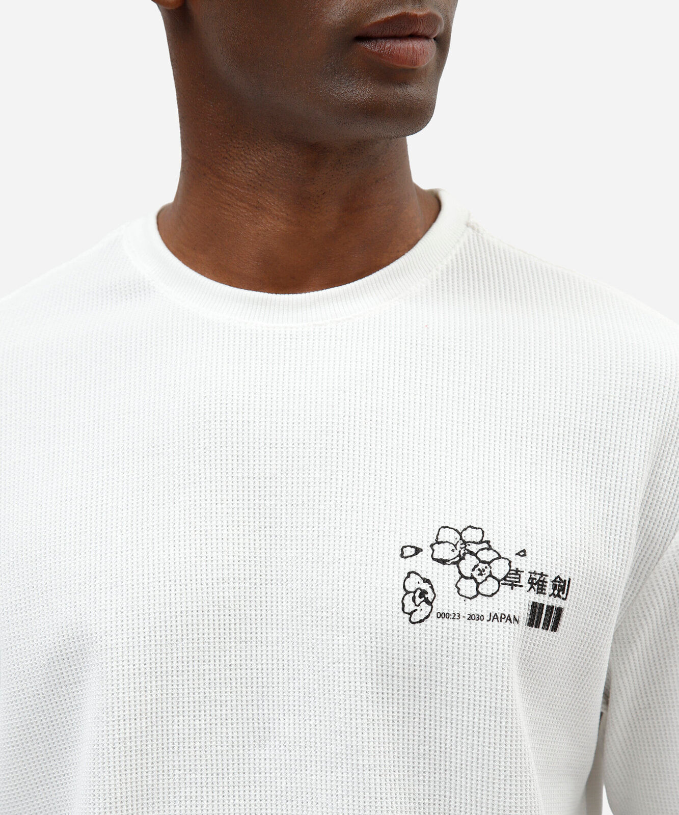 camiseta masculina com algodão manga curta texturizada estampada off white