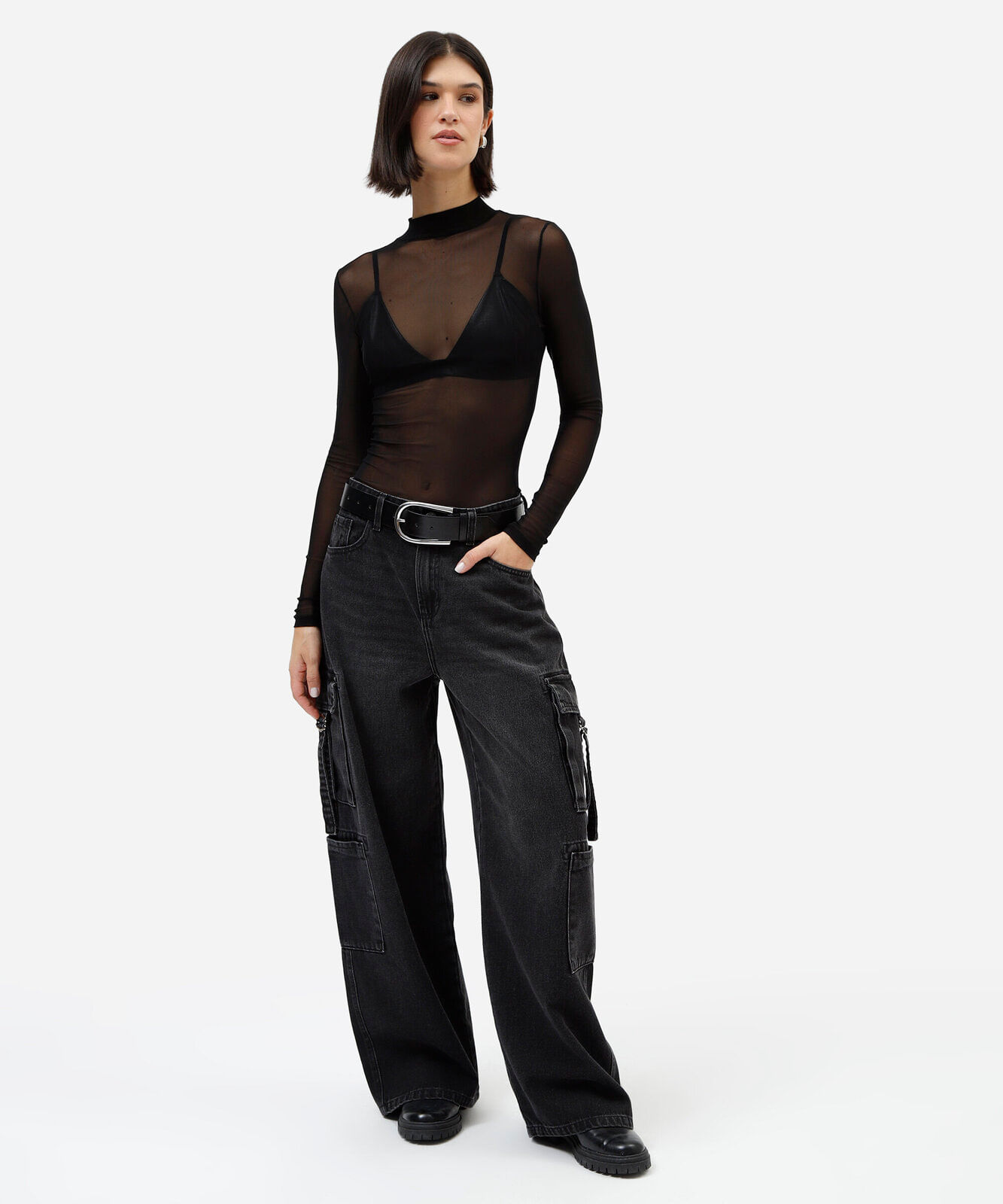 blusa de tule gola alta manga longa preta