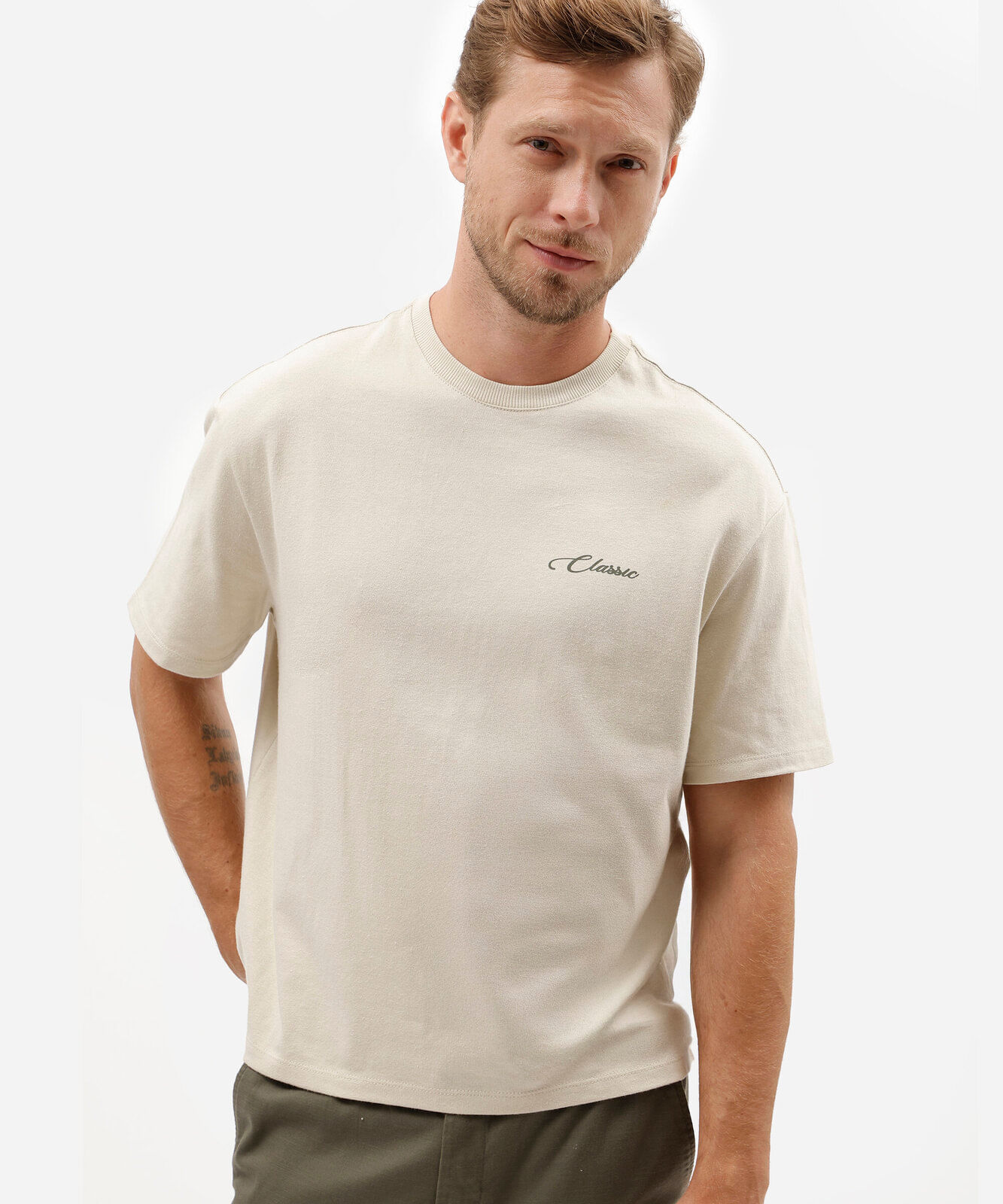 camiseta masculina de algodão manga curta estampada bege