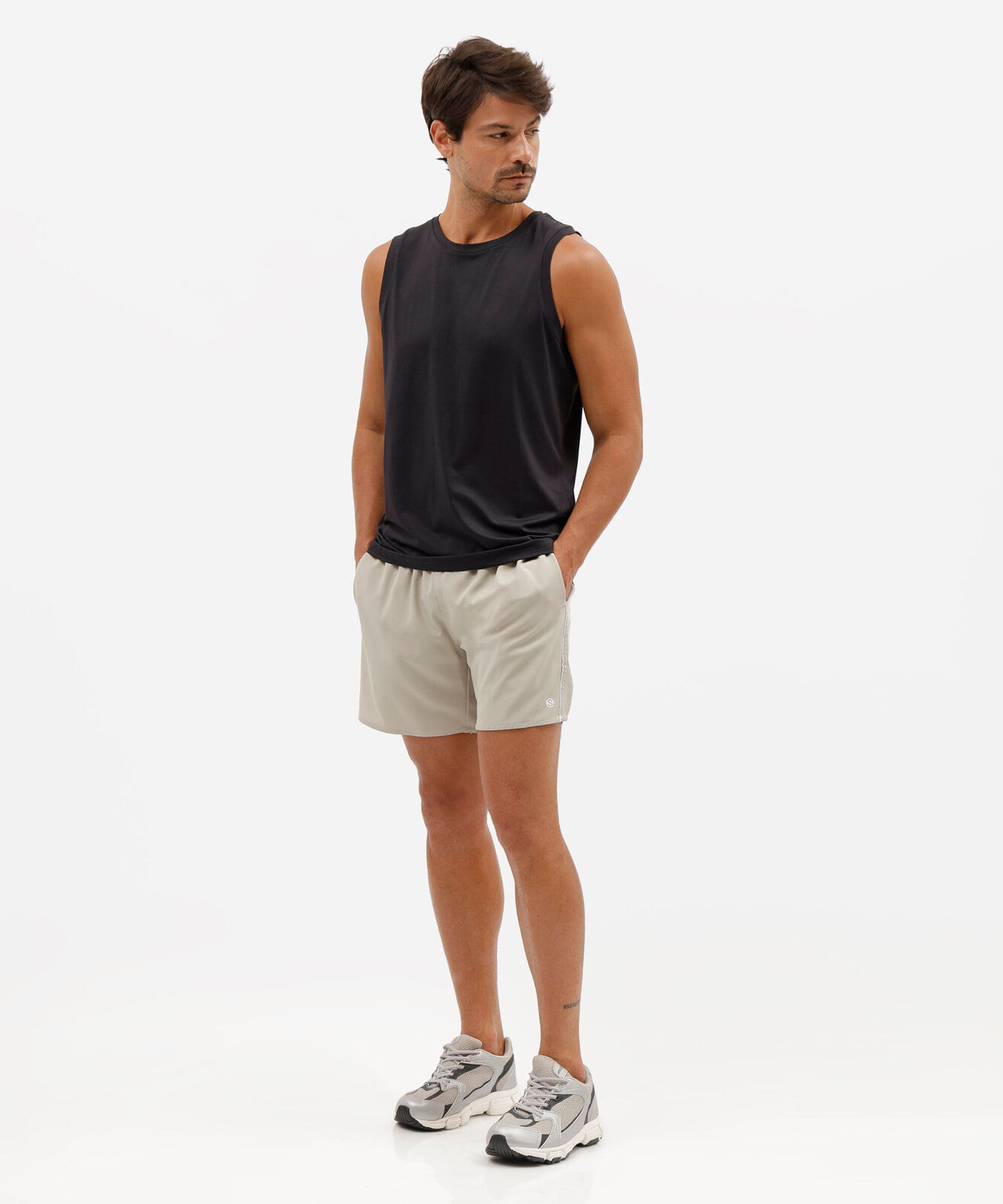 short esportivo masculino cós elástico bege