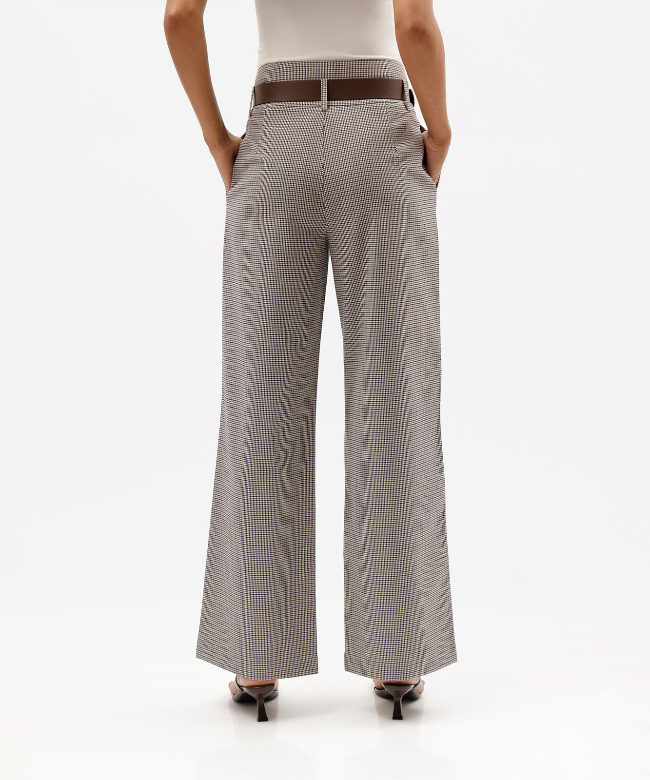 calça de alfaiataria feminina com cinto xadrez colorida