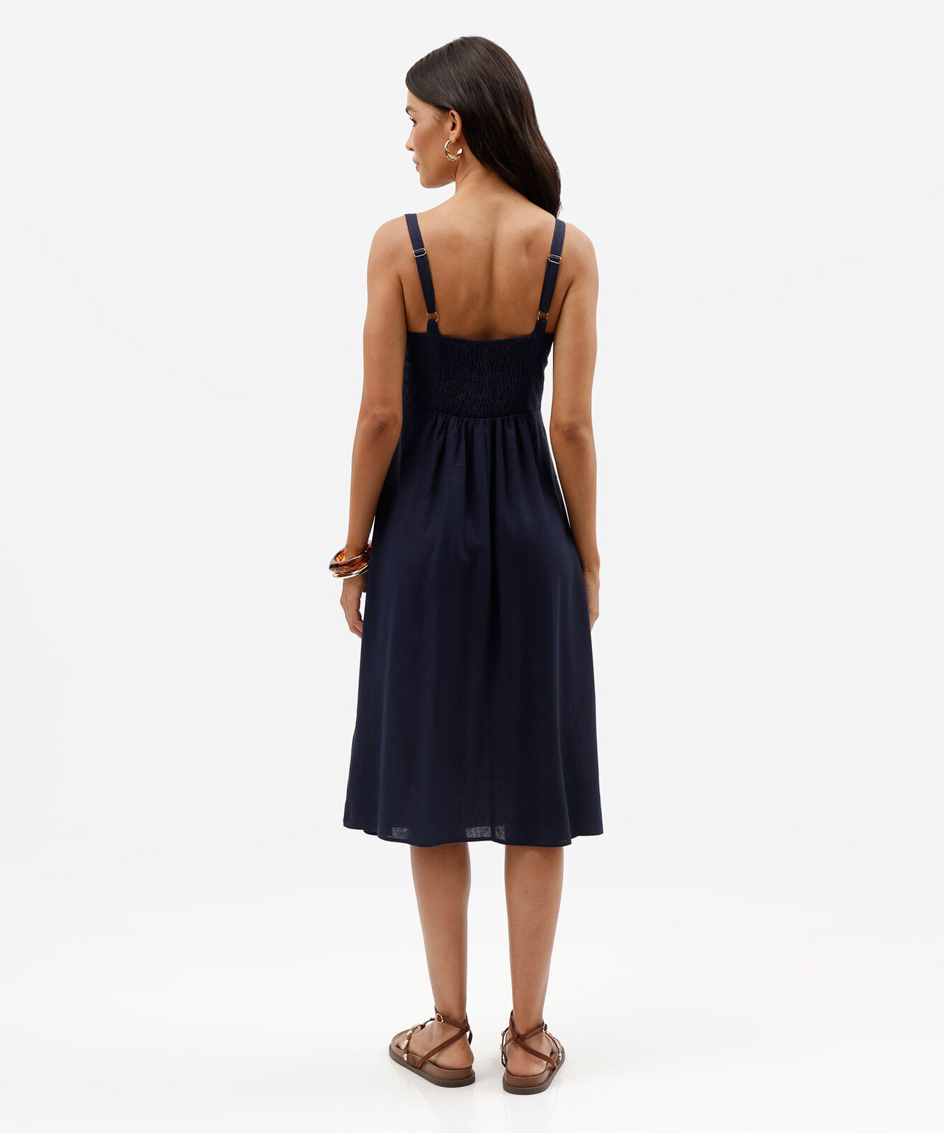 vestido midi com linho decote quadrado azul