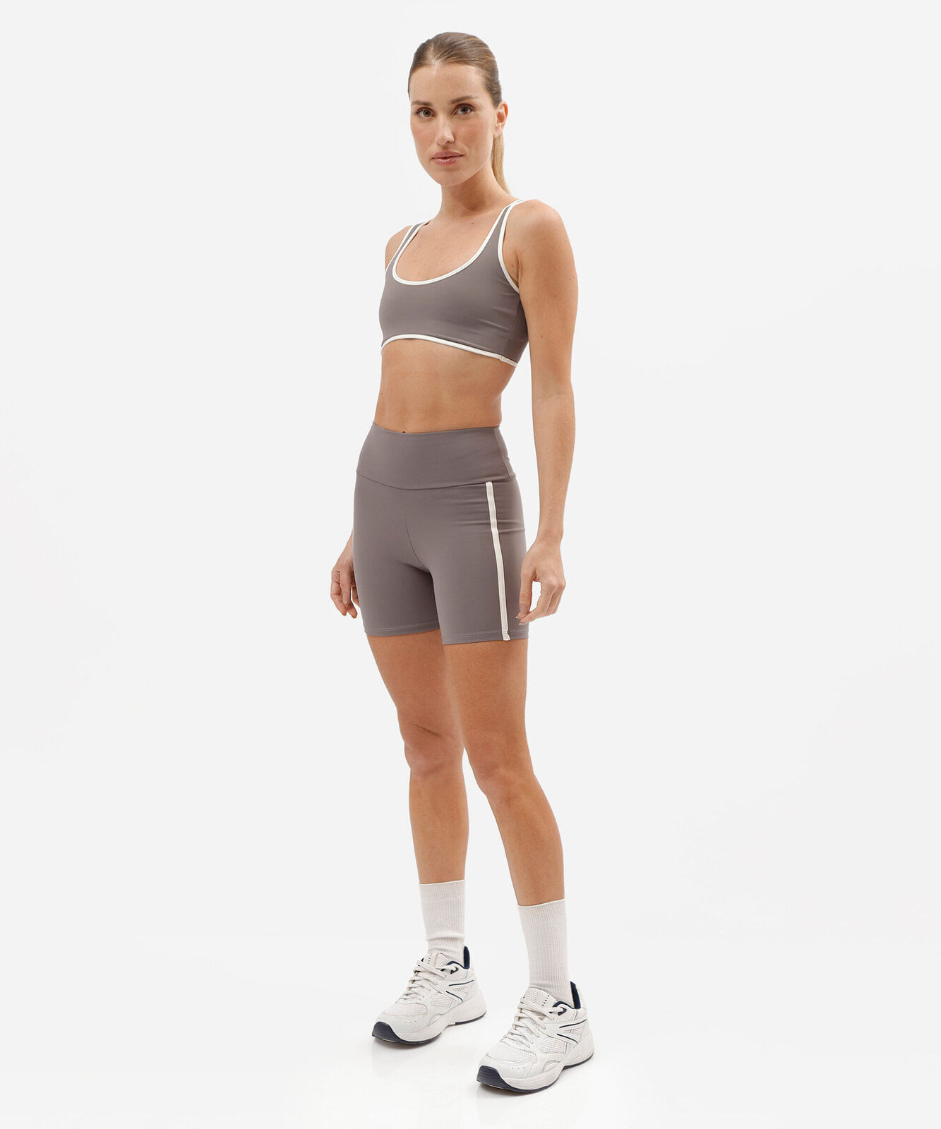 top esportivo feminino de poliamida com viés cinza