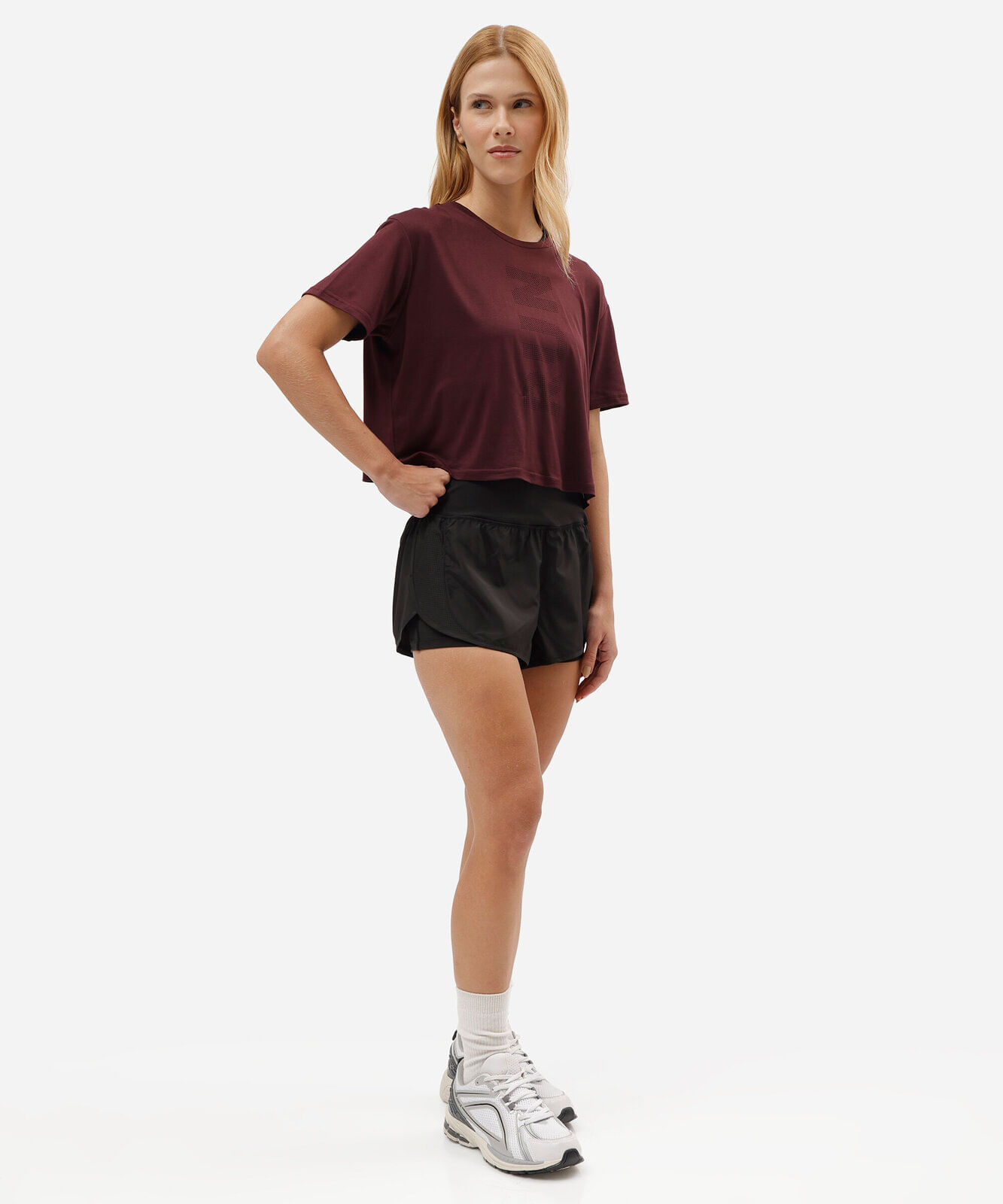 blusa cropped feminina esportiva vinho