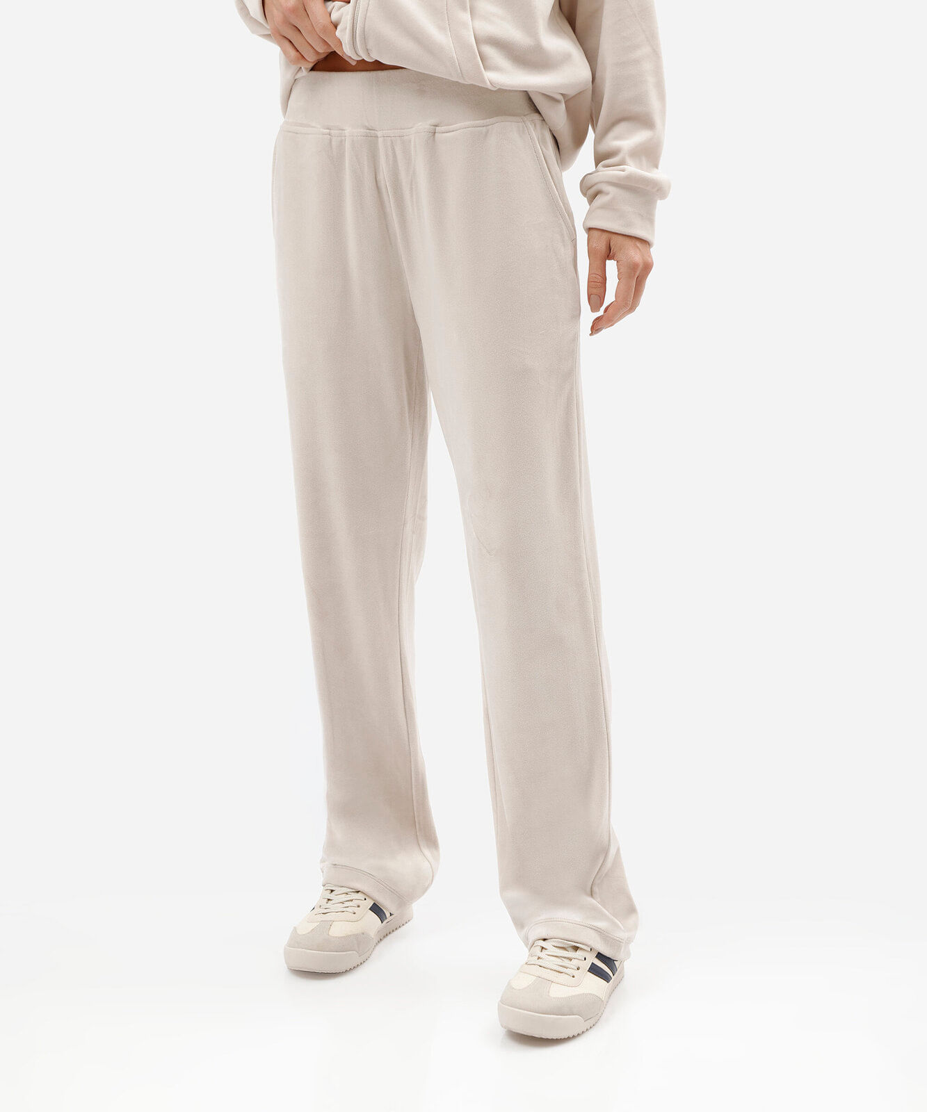 calça de plush reta esportiva cinza