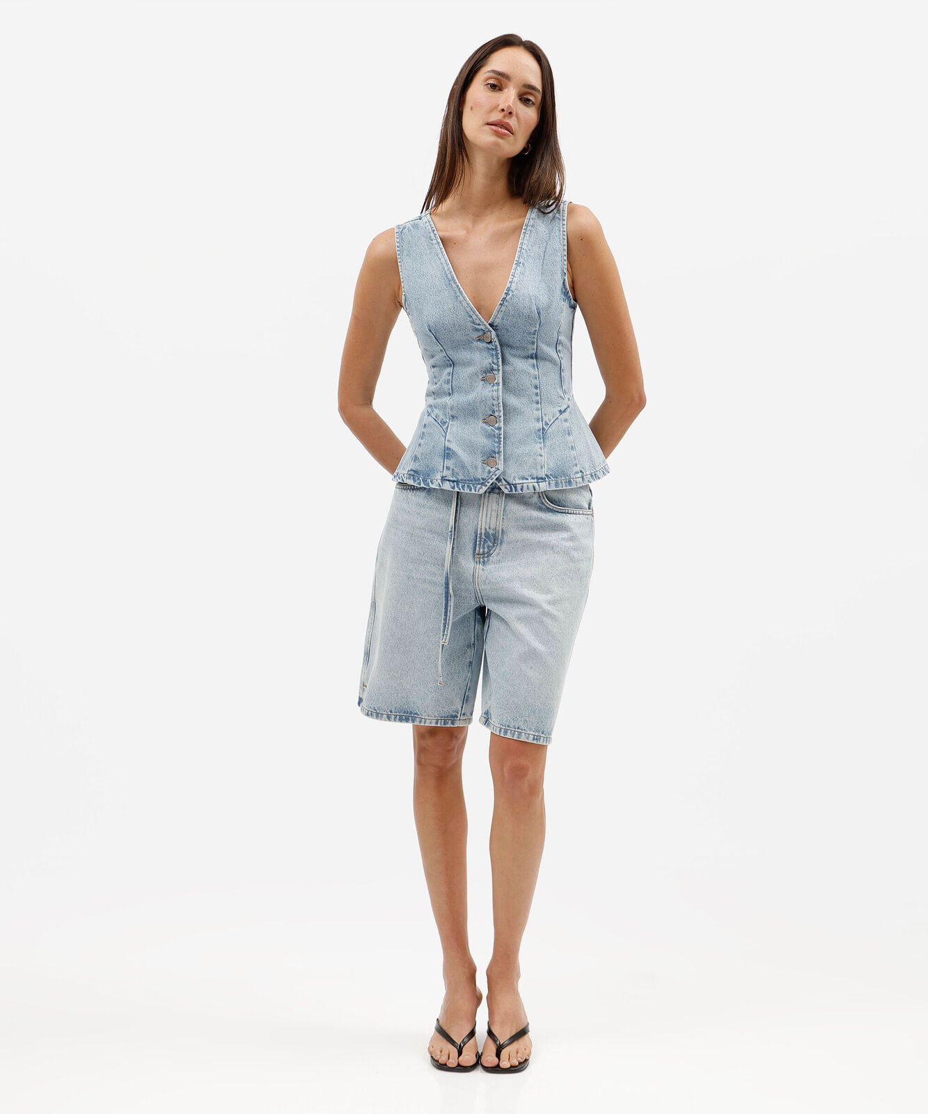 colete feminino jeans decote v com recortes azul