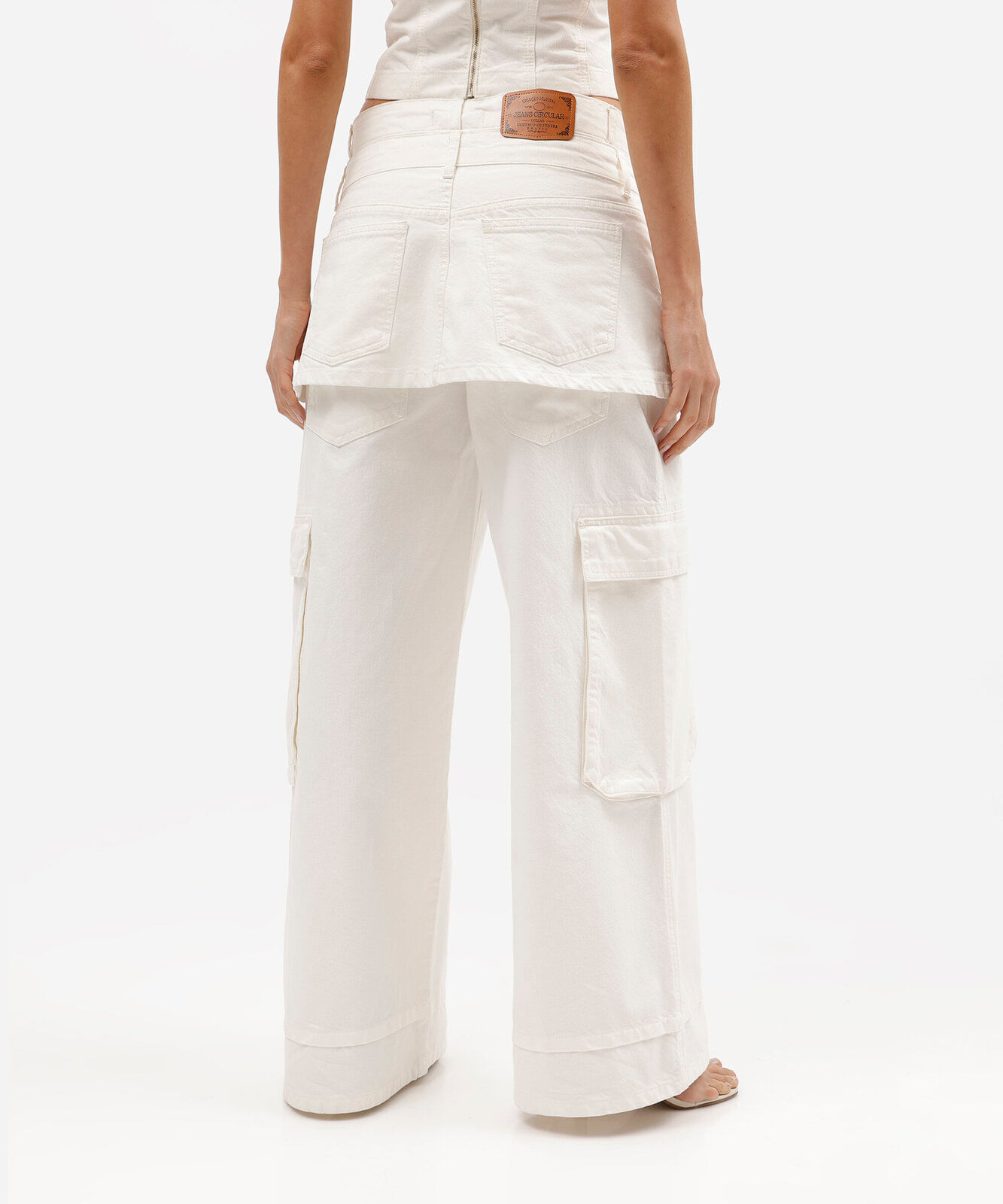 calça maxi cargo feminina de sarja gustavo silvestre off white
