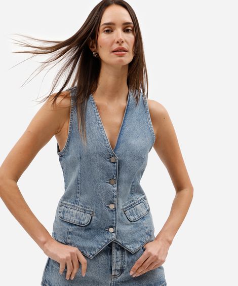 colete feminino jeans com recortes decote v gustavo silvestre azul