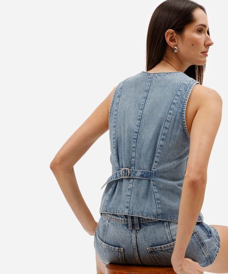 colete feminino jeans com recortes decote v gustavo silvestre azul