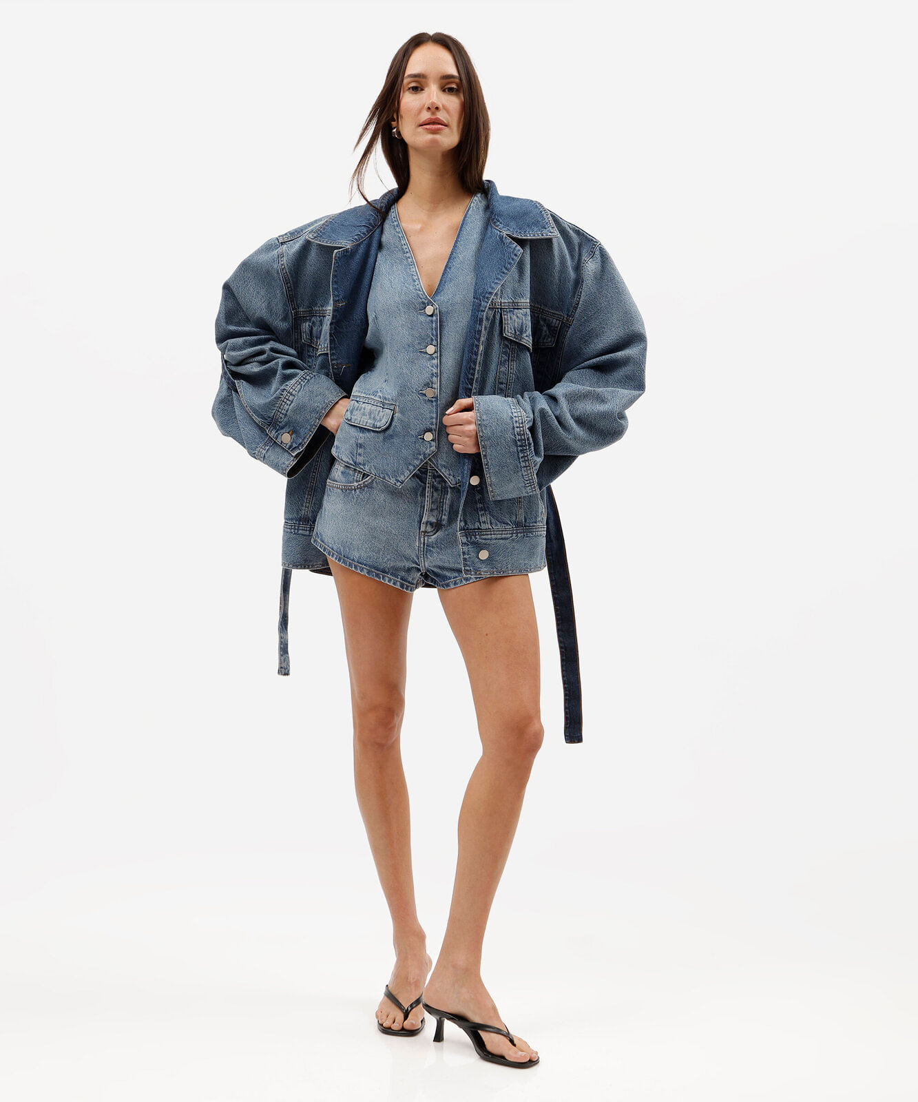colete feminino jeans com recortes decote v gustavo silvestre azul