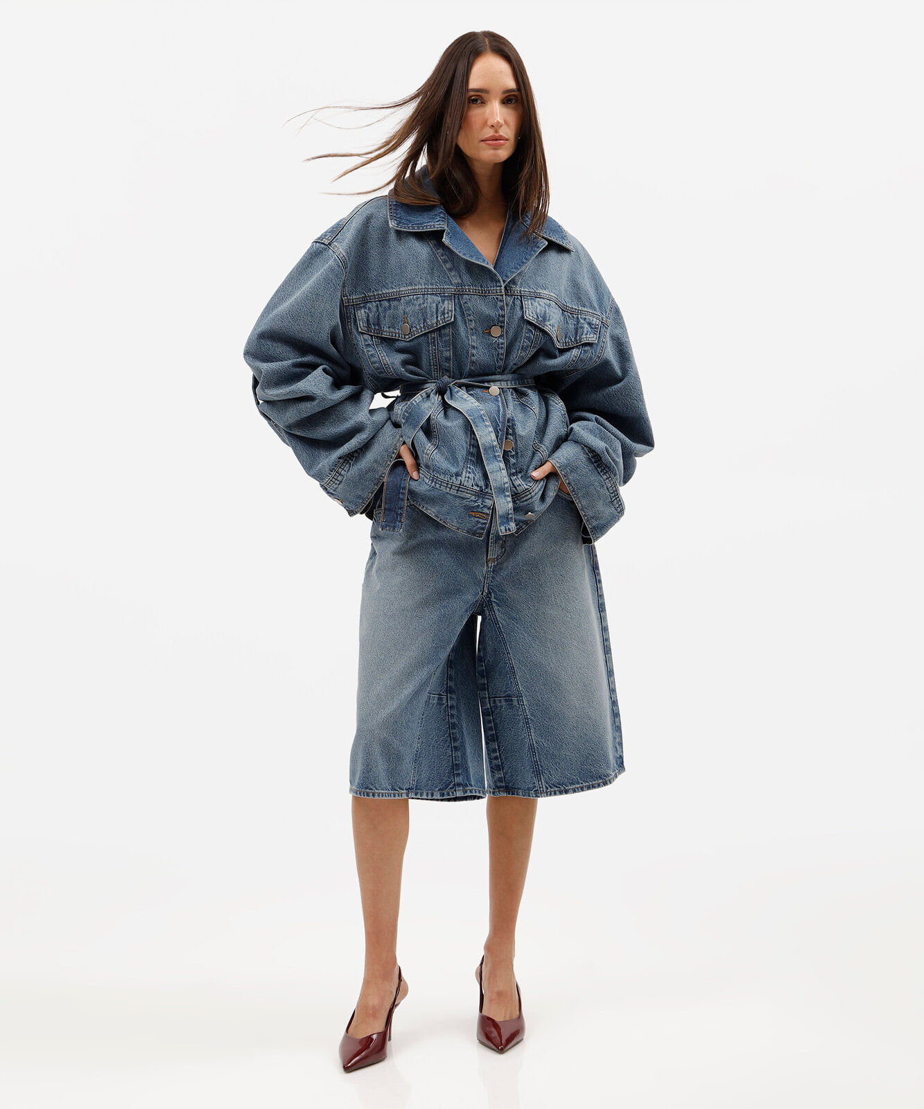 jaqueta oversized feminina jeans com faixa gustavo silvestre azul