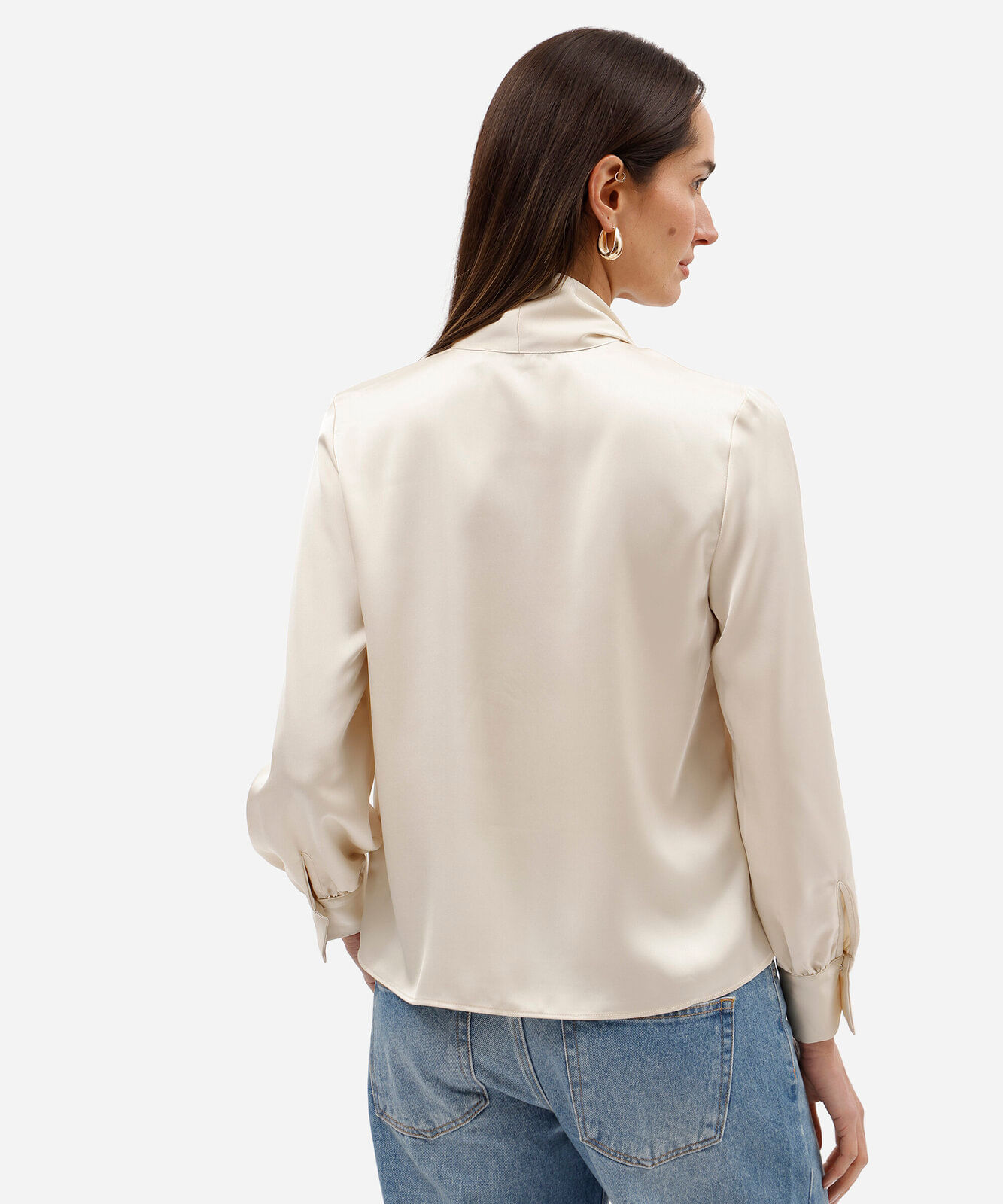 blusa feminina gola laço manga longa acetinada bege