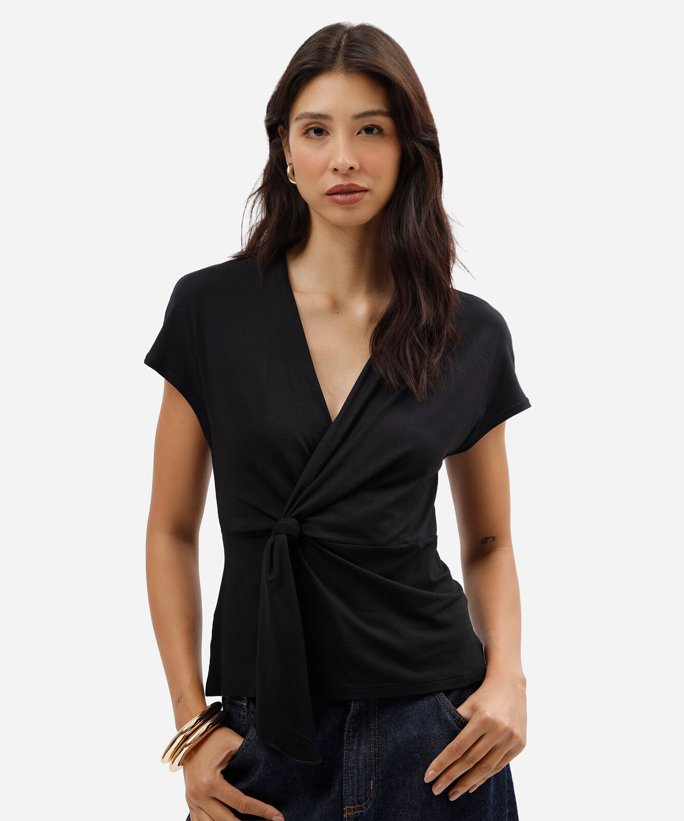 blusa feminina de viscose decote v com transpasse manga curta preta