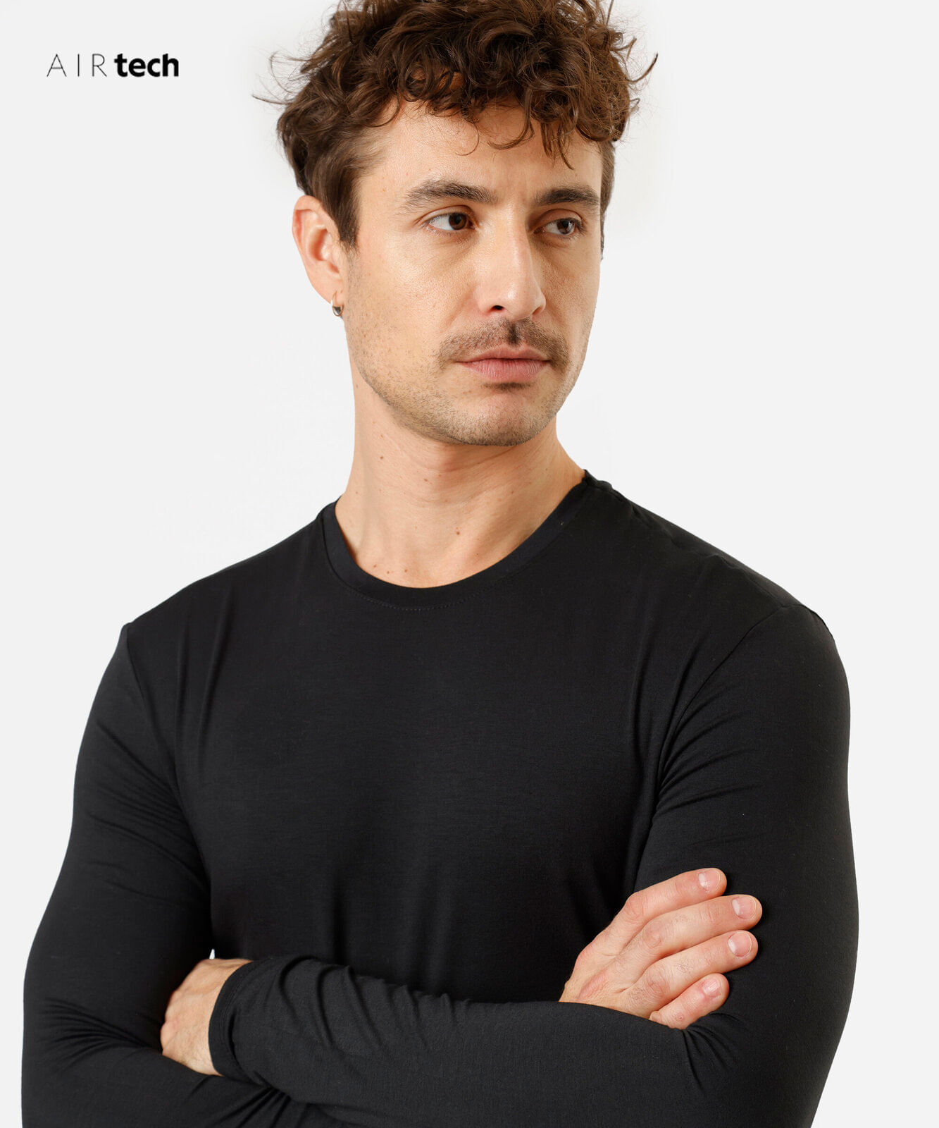 camiseta slim fit masculina manga longa AIRtech preta