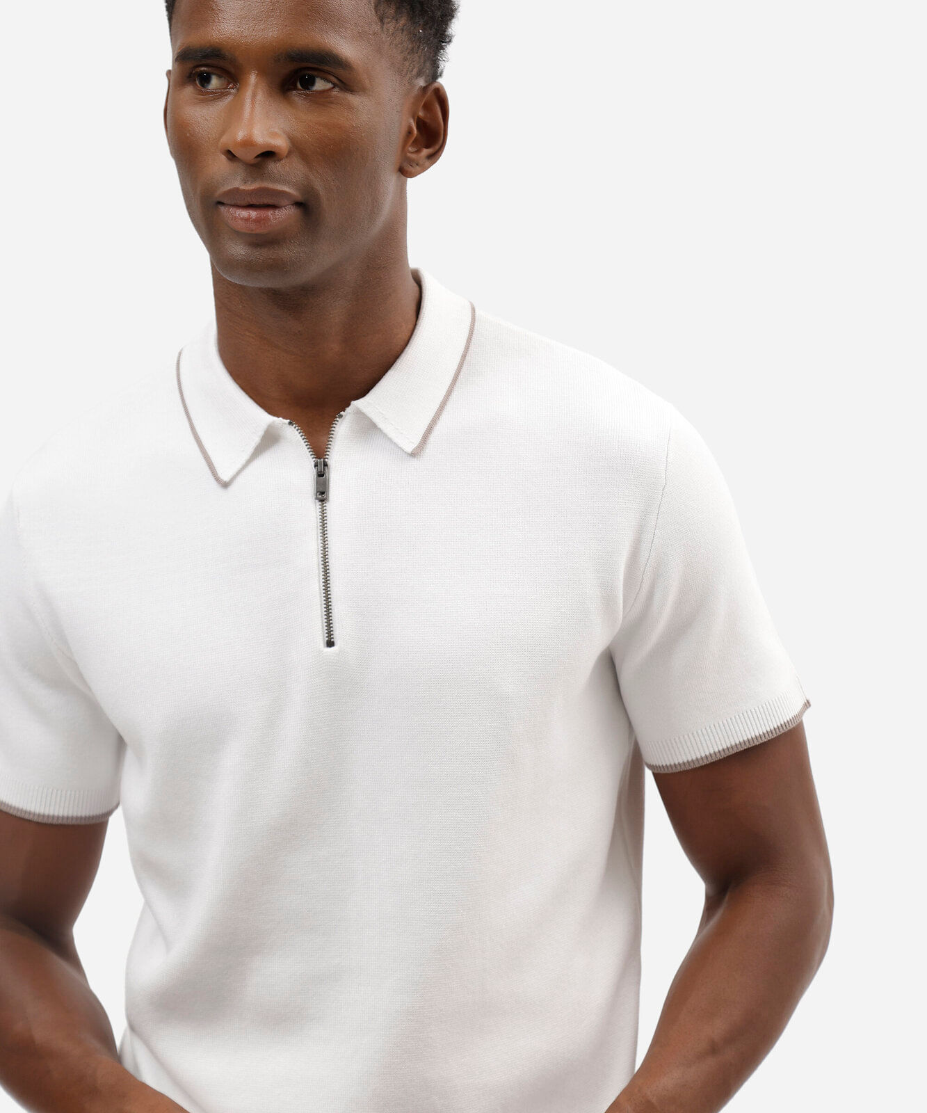 camisa polo masculina slim de tricô com zíper off white