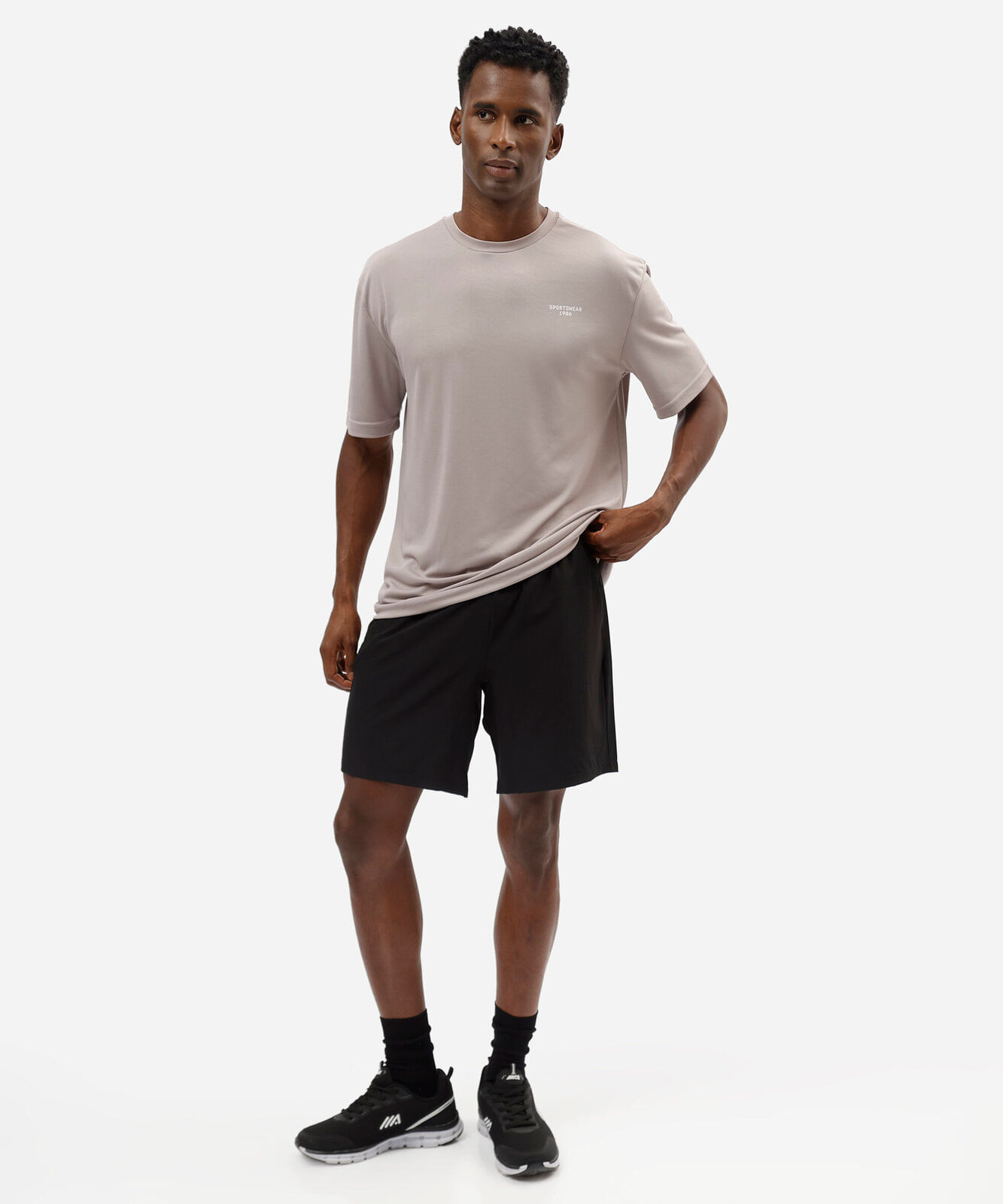 short masculino esportivo com recortes preto