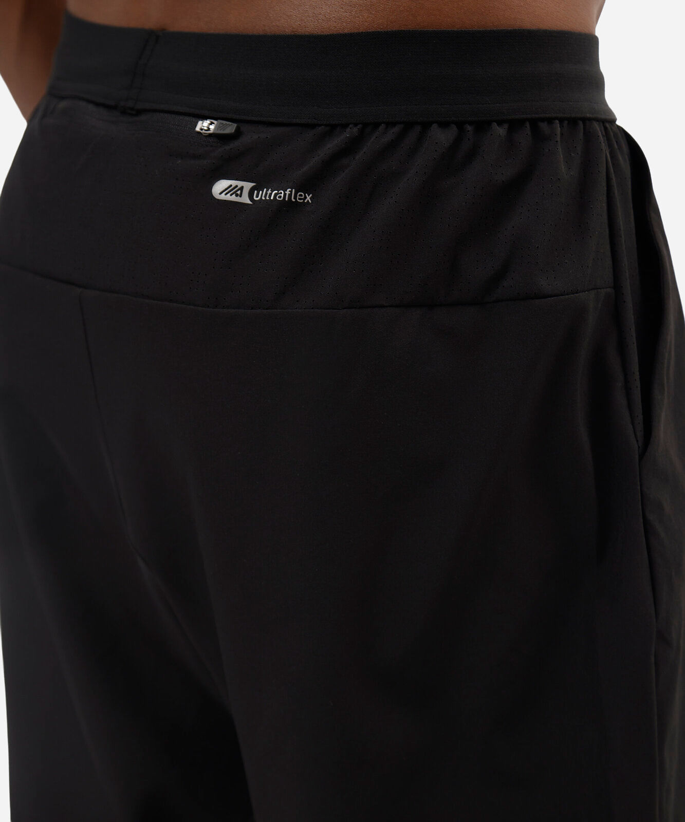 short masculino esportivo com recortes preto