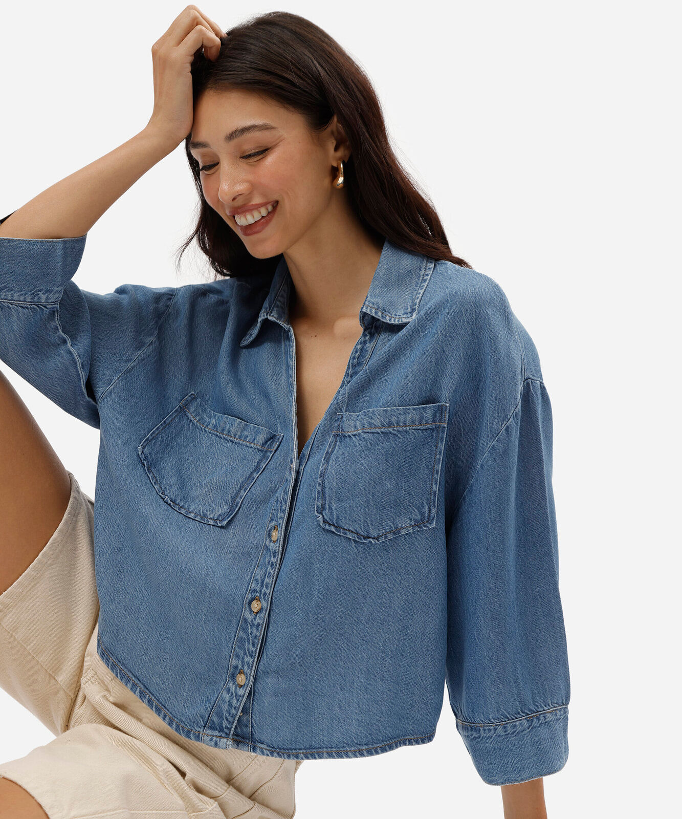 camisa feminina jeans com bolsos azul