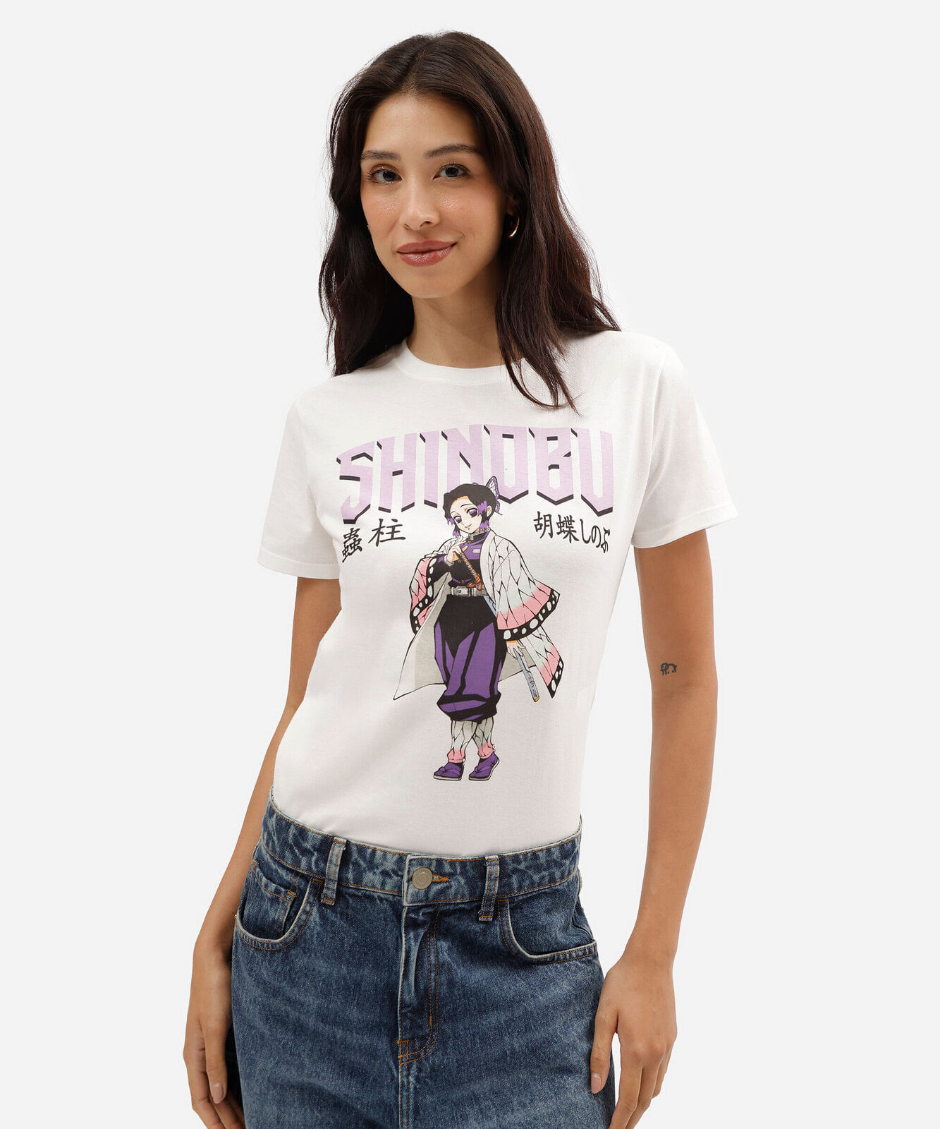 camiseta feminina de algodão manga curta demon slayer off white