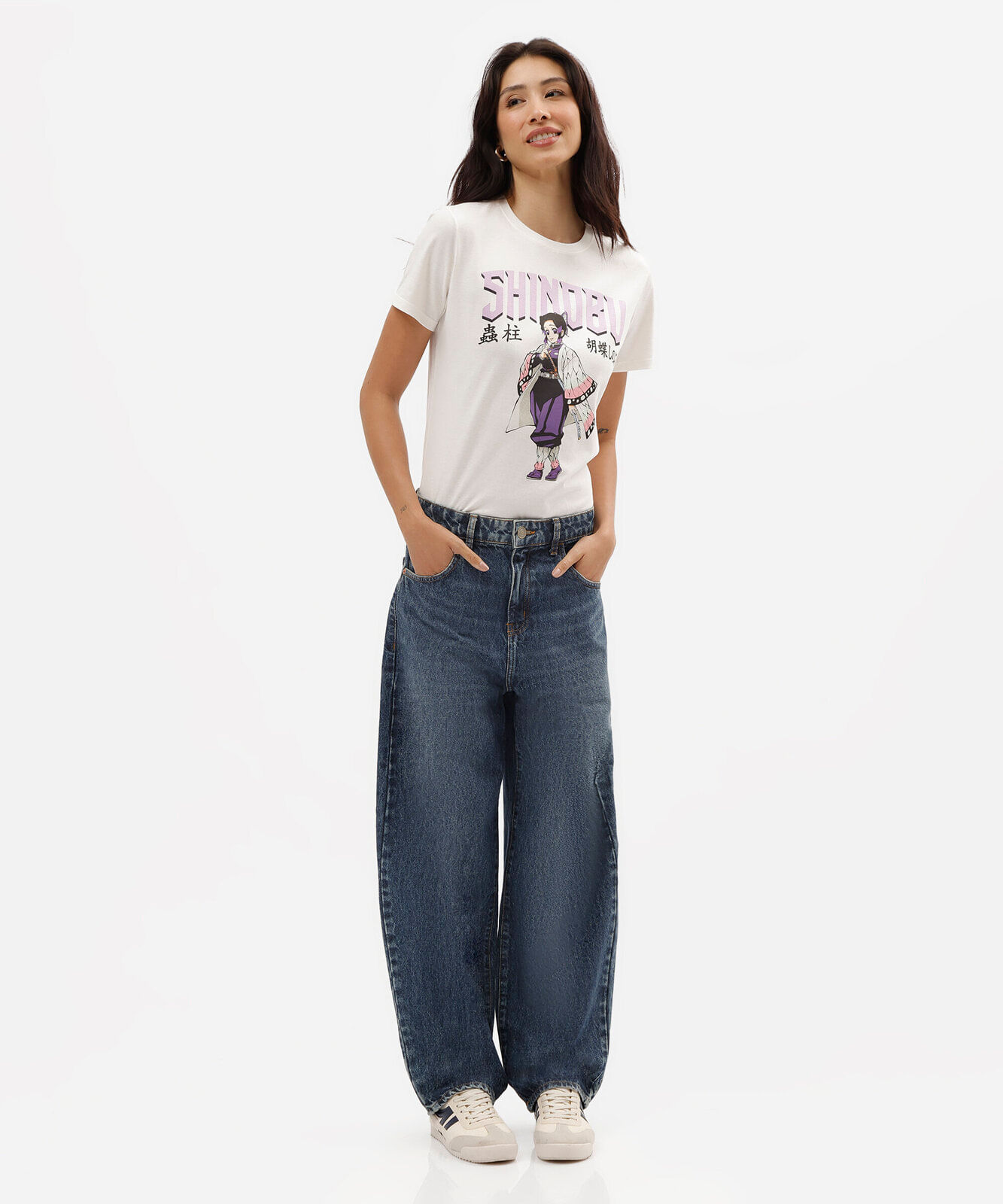 camiseta feminina de algodão manga curta demon slayer off white