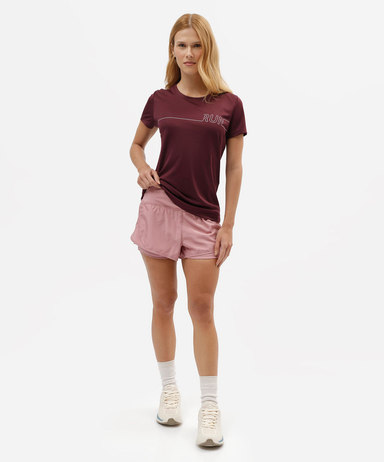 camiseta esportiva feminina manga curta estampada vinho