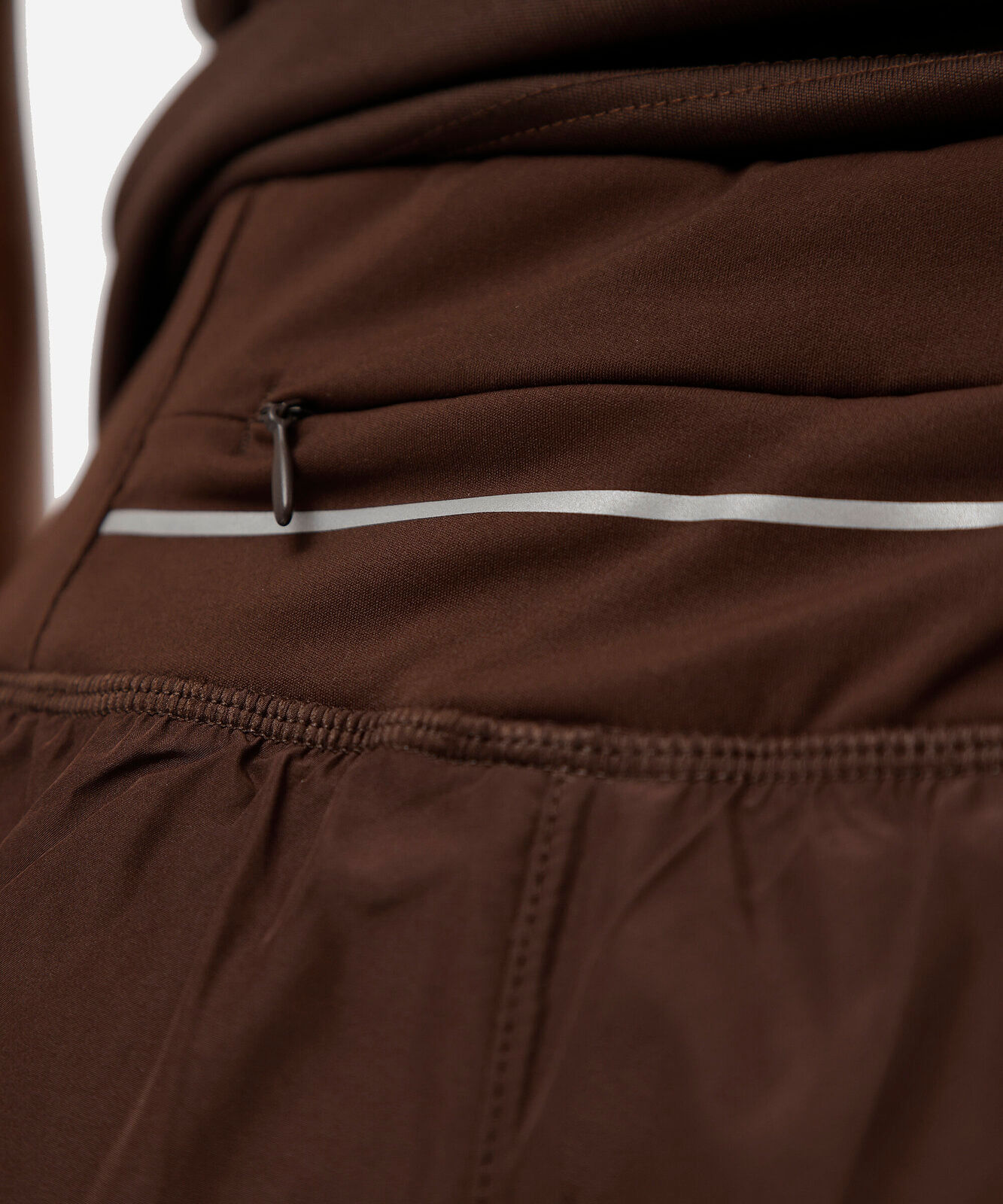 short esportivo feminino de poliamida com bermuda interna marrom