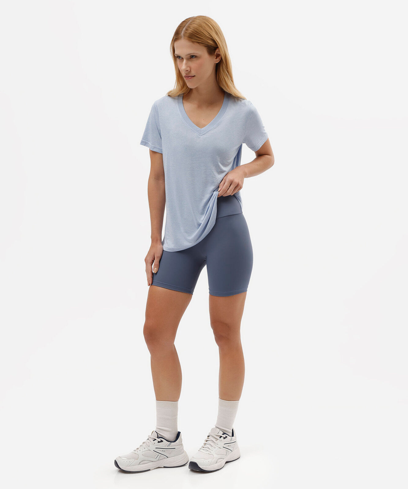 blusa esportiva feminina decote v manga curta azul