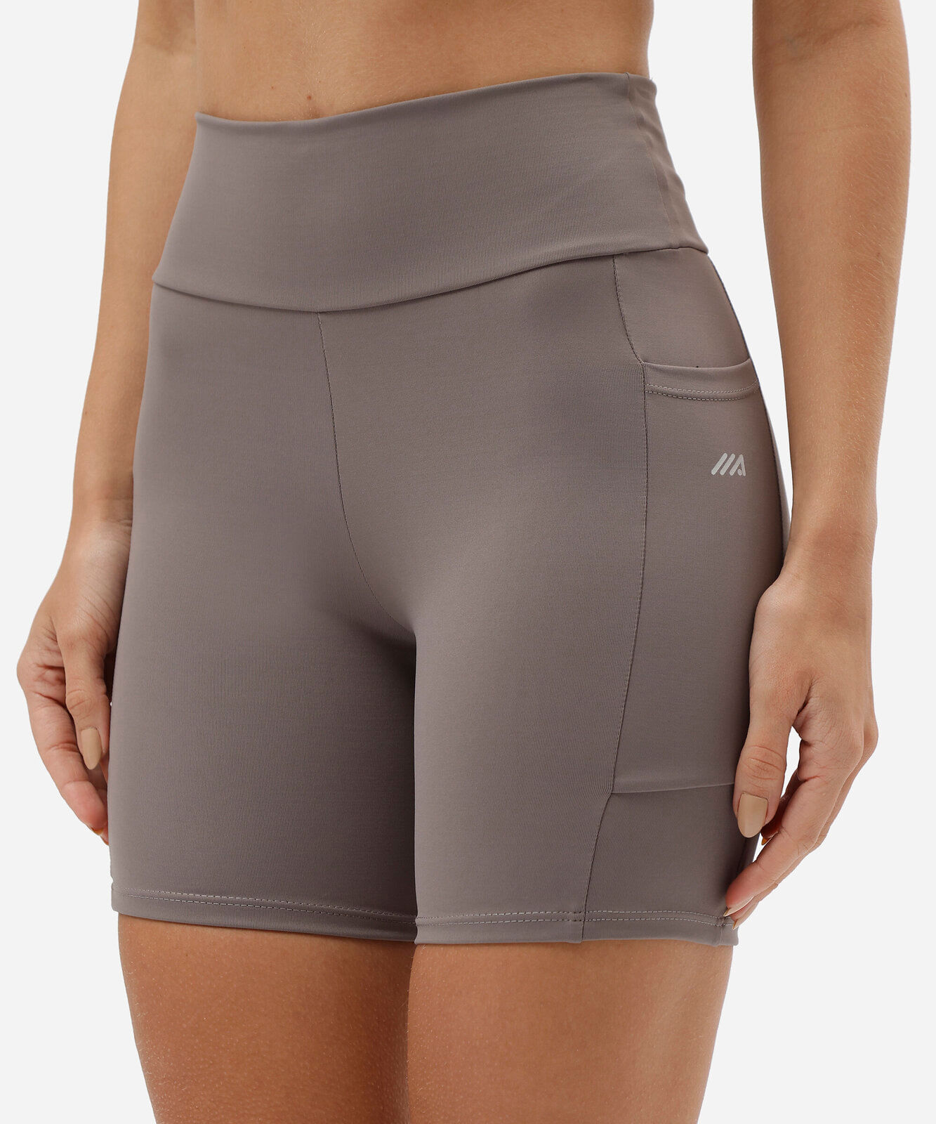bermuda feminina com bolso esportiva cinza