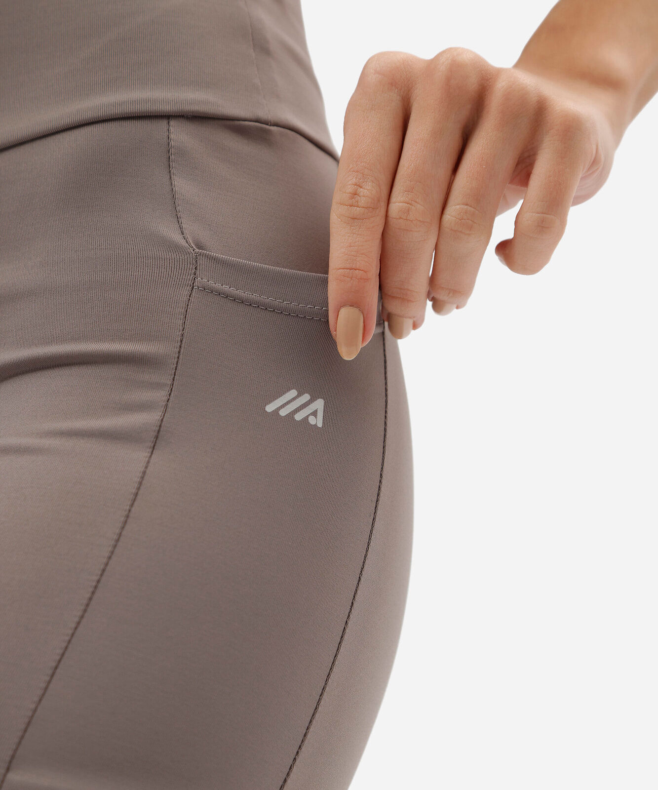 bermuda feminina com bolso esportiva cinza