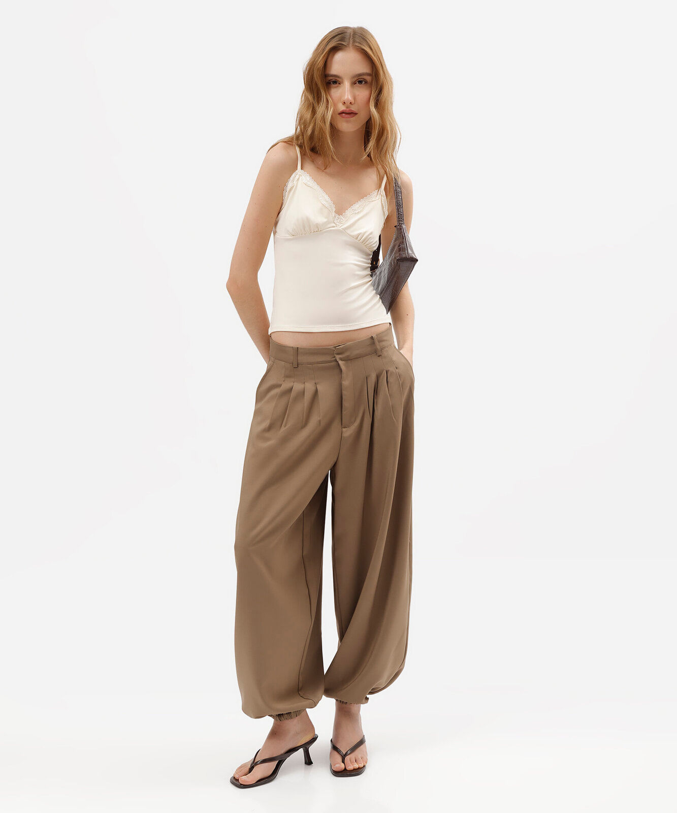 regata alça fina feminina com renda off white