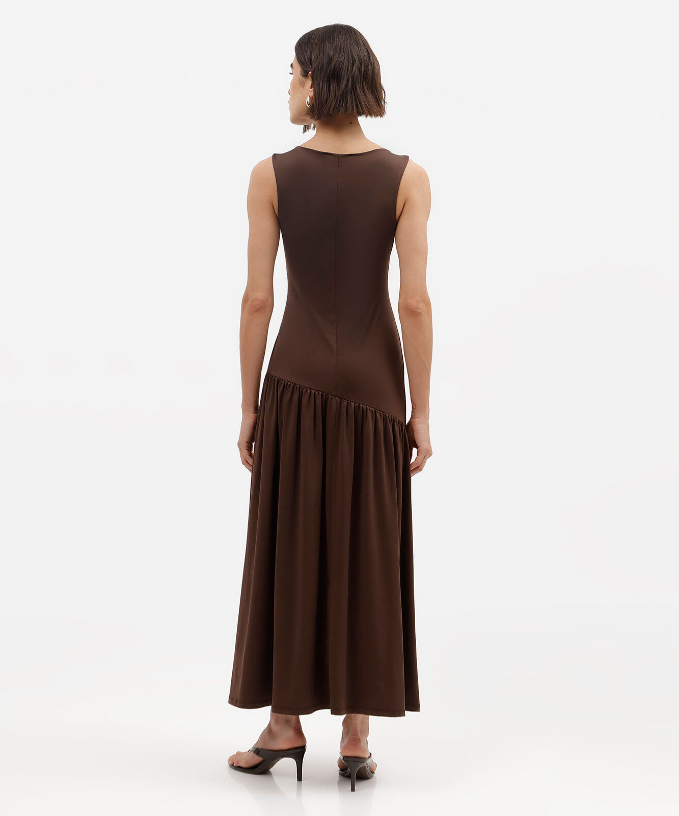 vestido midi feminino decote canoa assimétrico marrom