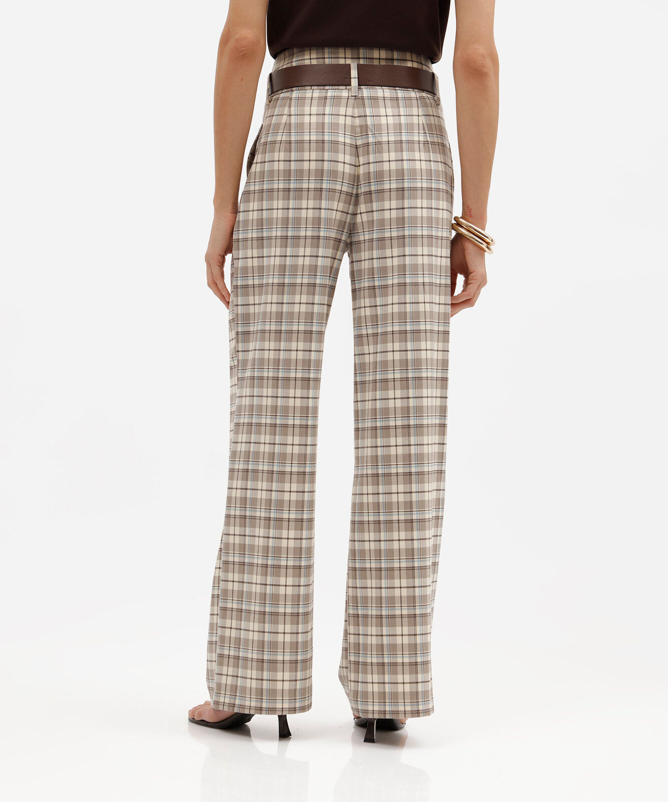 calça wide leg feminina com cinto xadrez bege